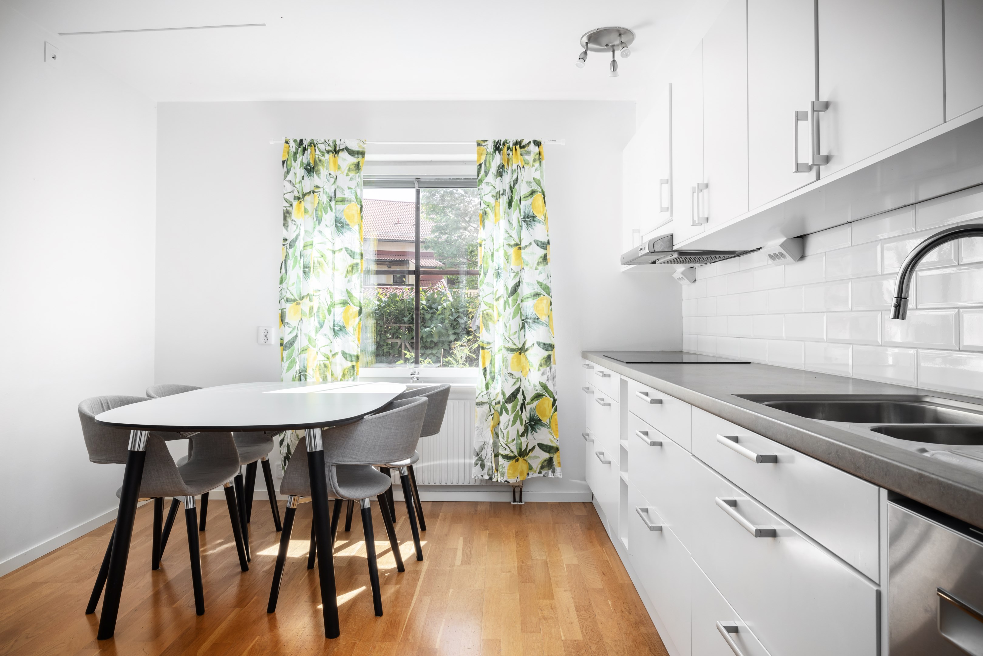 Bostadsbild från Storholmsvägen 48, Såld i Östra Orminge, Nacka