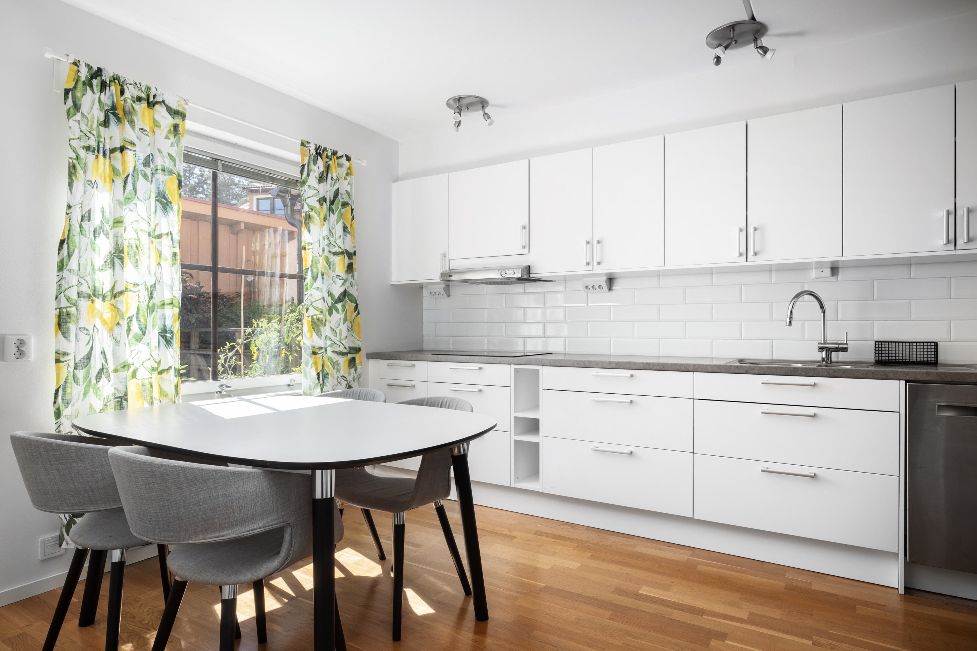 Bostadsbild från Storholmsvägen 48, Såld i Östra Orminge, Nacka