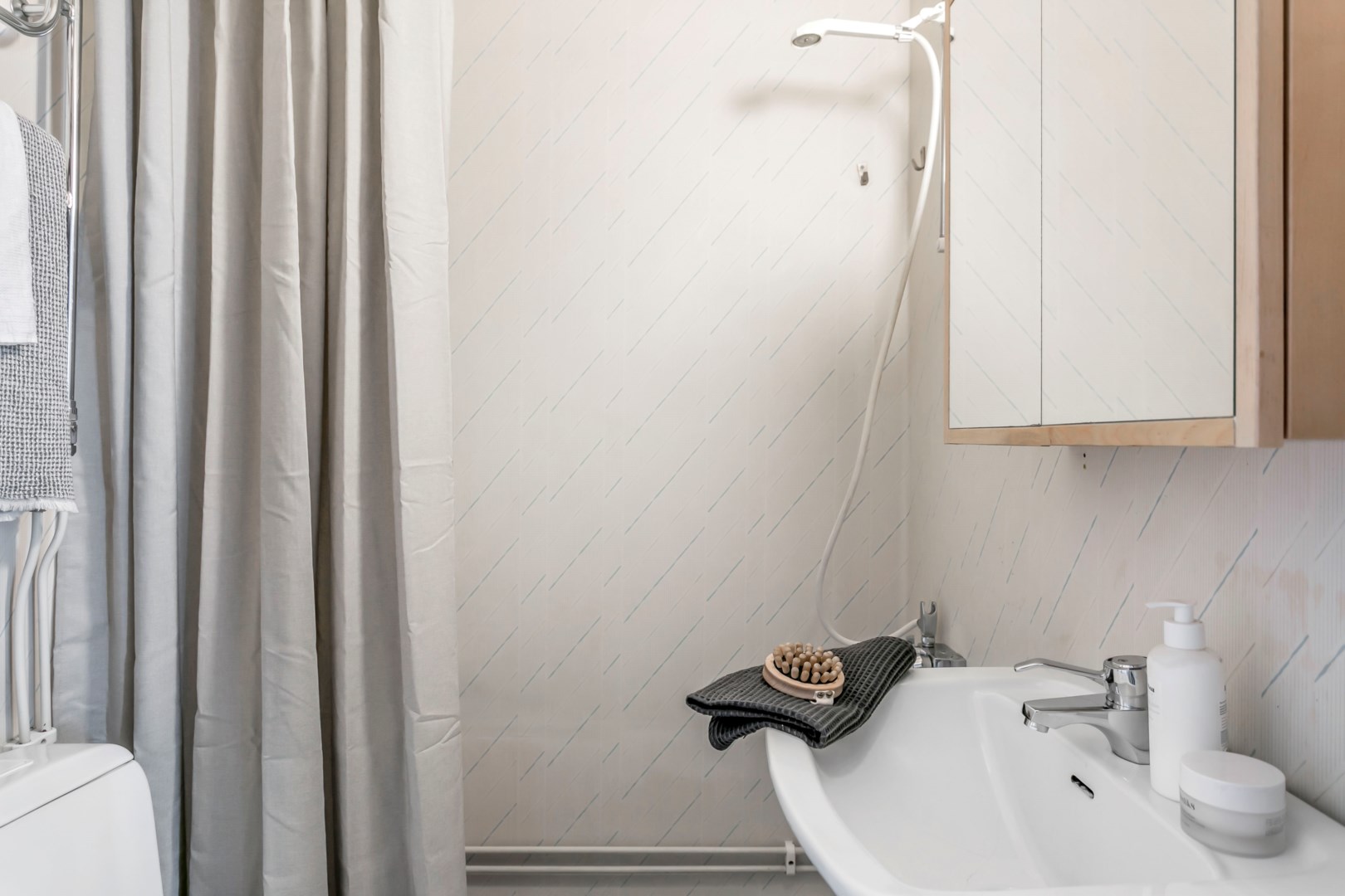 Bostadsbild från Sturegatan 16 B, Såld i Luthagen, Uppsala