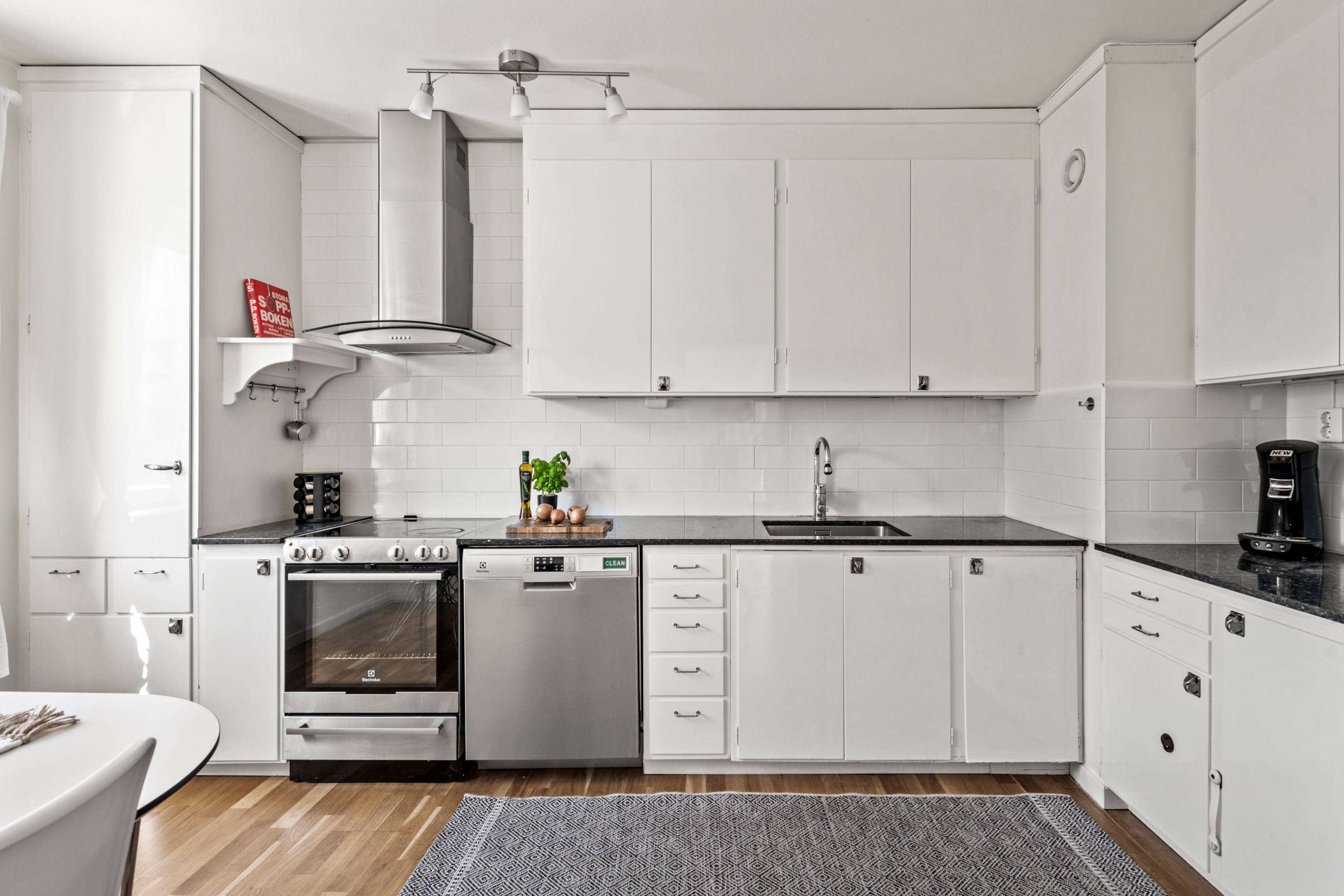 Bostadsbild från Edinsvägen 8, Såld i Ektorp, Nacka