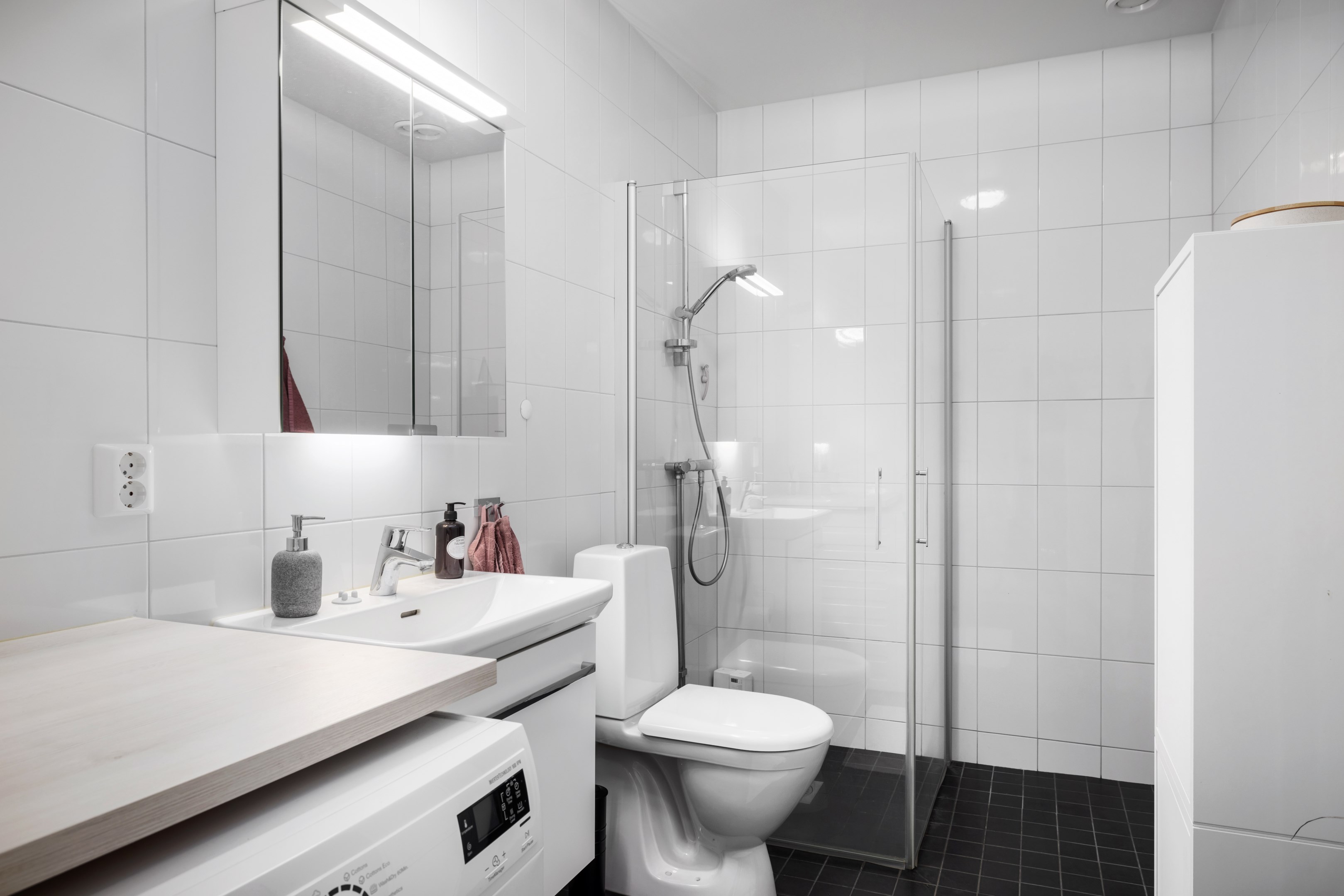 Bostadsbild från Hedenströms väg 15, 2 tr, Såld i Tollare, Nacka