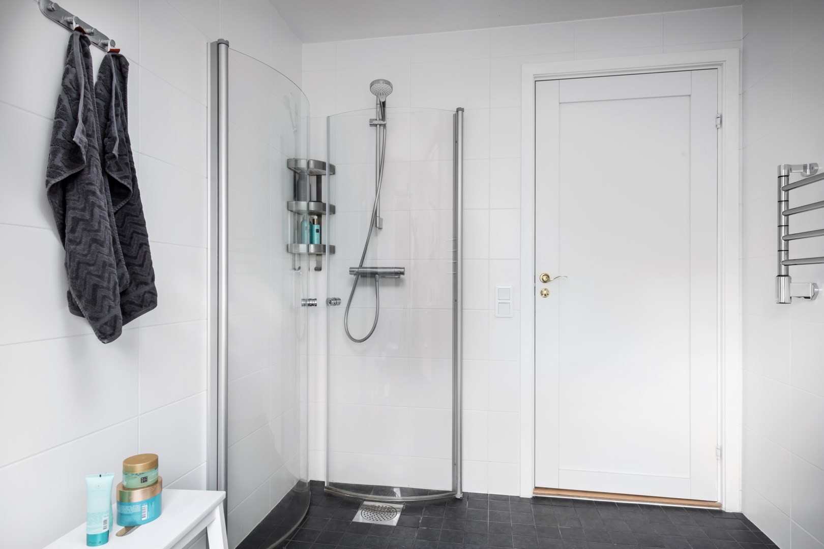 Bostadsbild från Hjortvägen 42F, Såld i Lännersta, Nacka