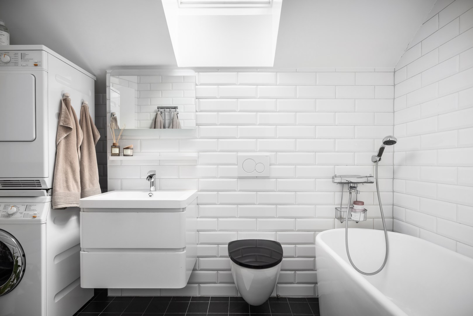 Bostadsbild från Järla Gårdsväg 24, Såld i Järla sjö, Nacka