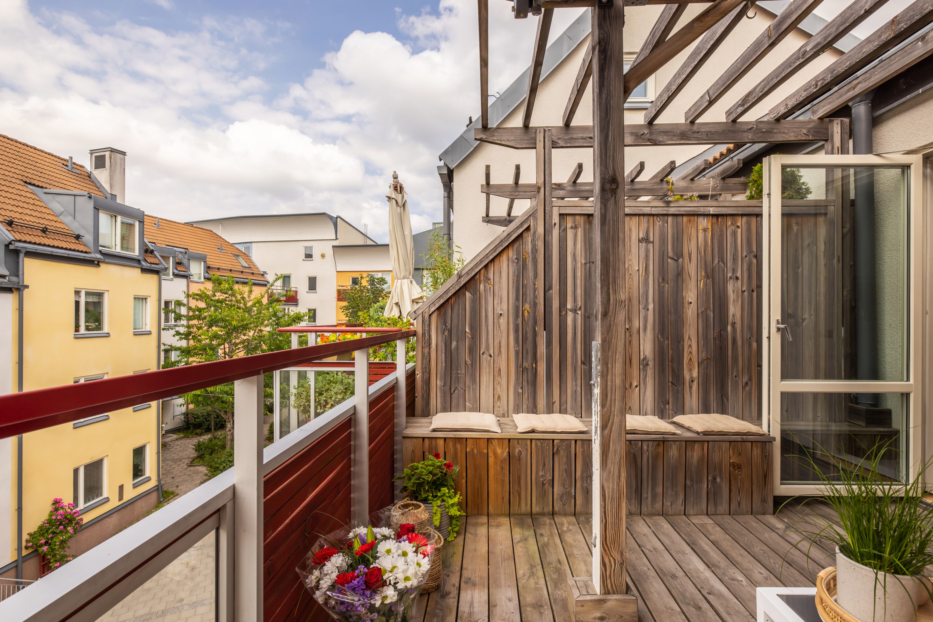 Bostadsbild från Järla Gårdsväg 24, Såld i Järla sjö, Nacka