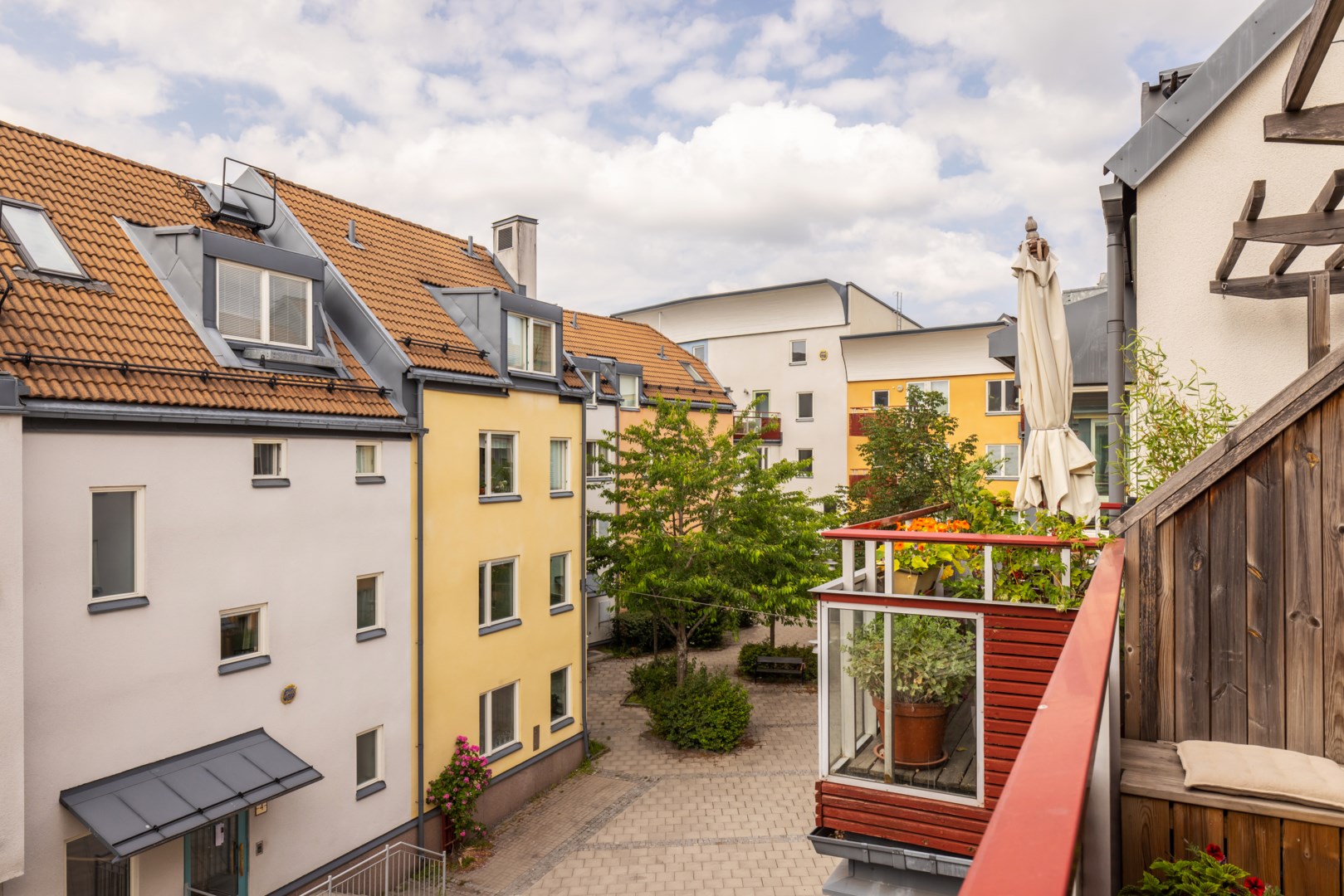 Bostadsbild från Järla Gårdsväg 24, Såld i Järla sjö, Nacka