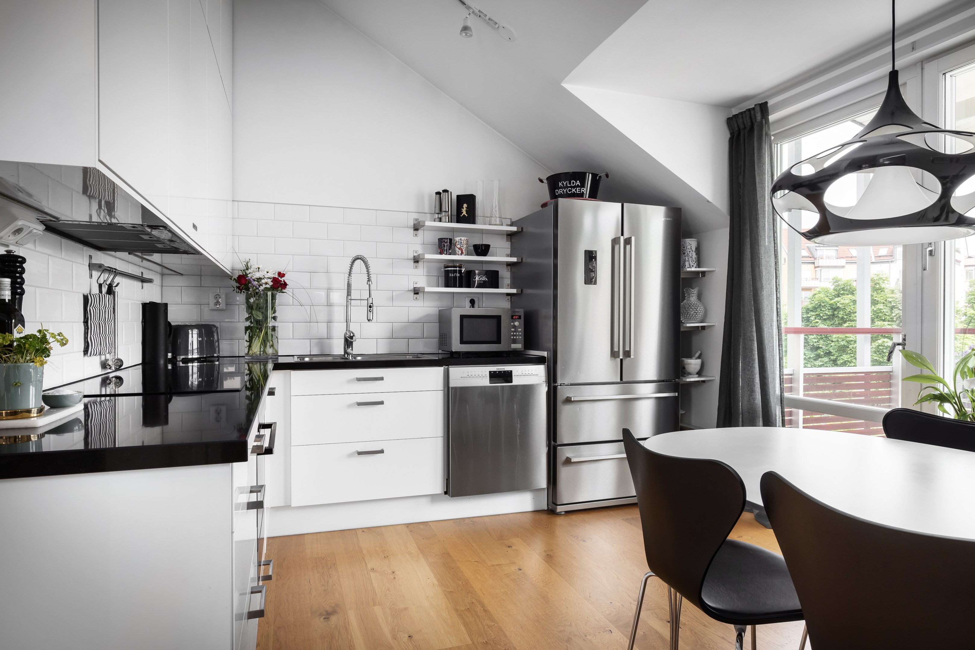 Bostadsbild från Järla Gårdsväg 24, Såld i Järla sjö, Nacka