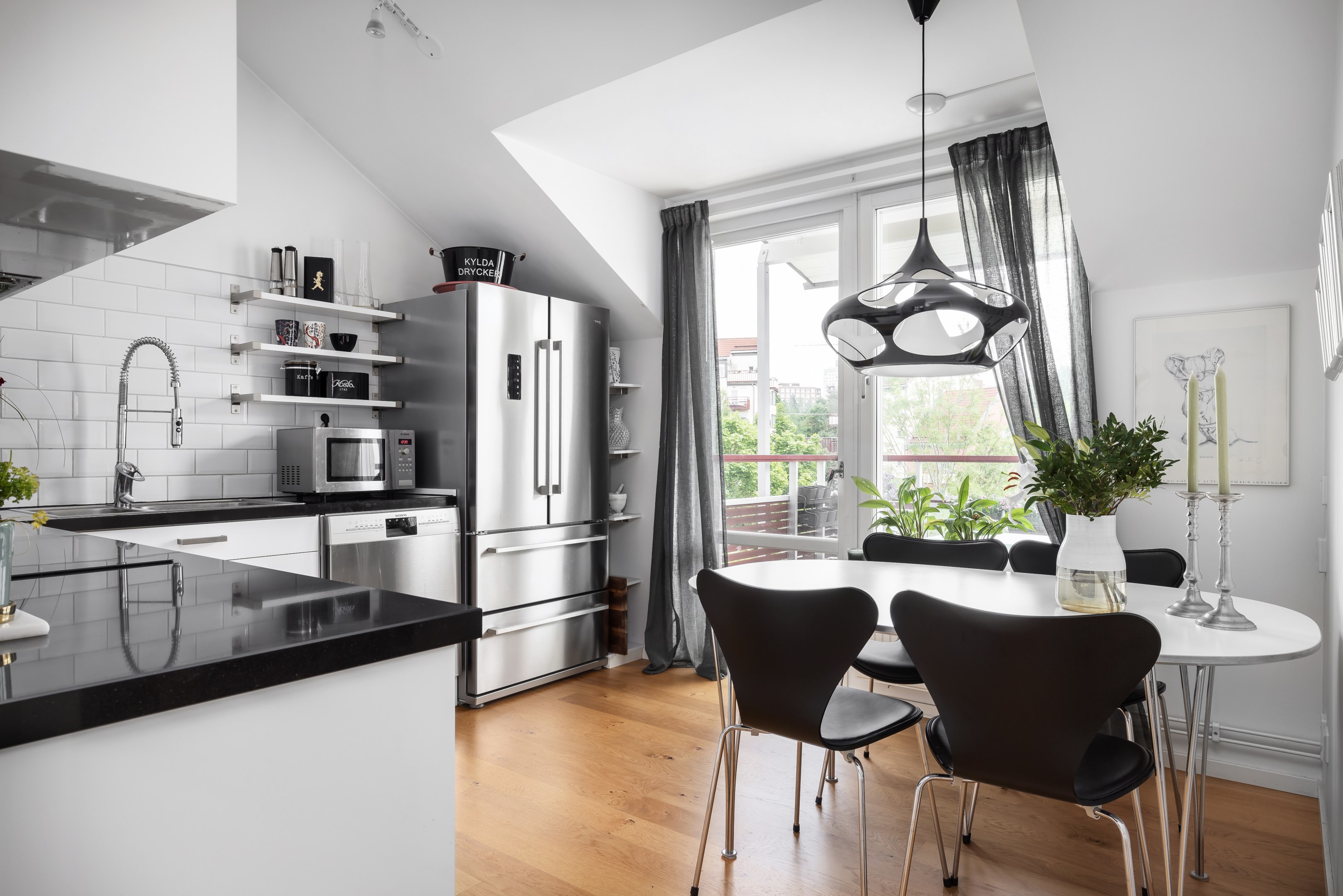 Bostadsbild från Järla Gårdsväg 24, Såld i Järla sjö, Nacka