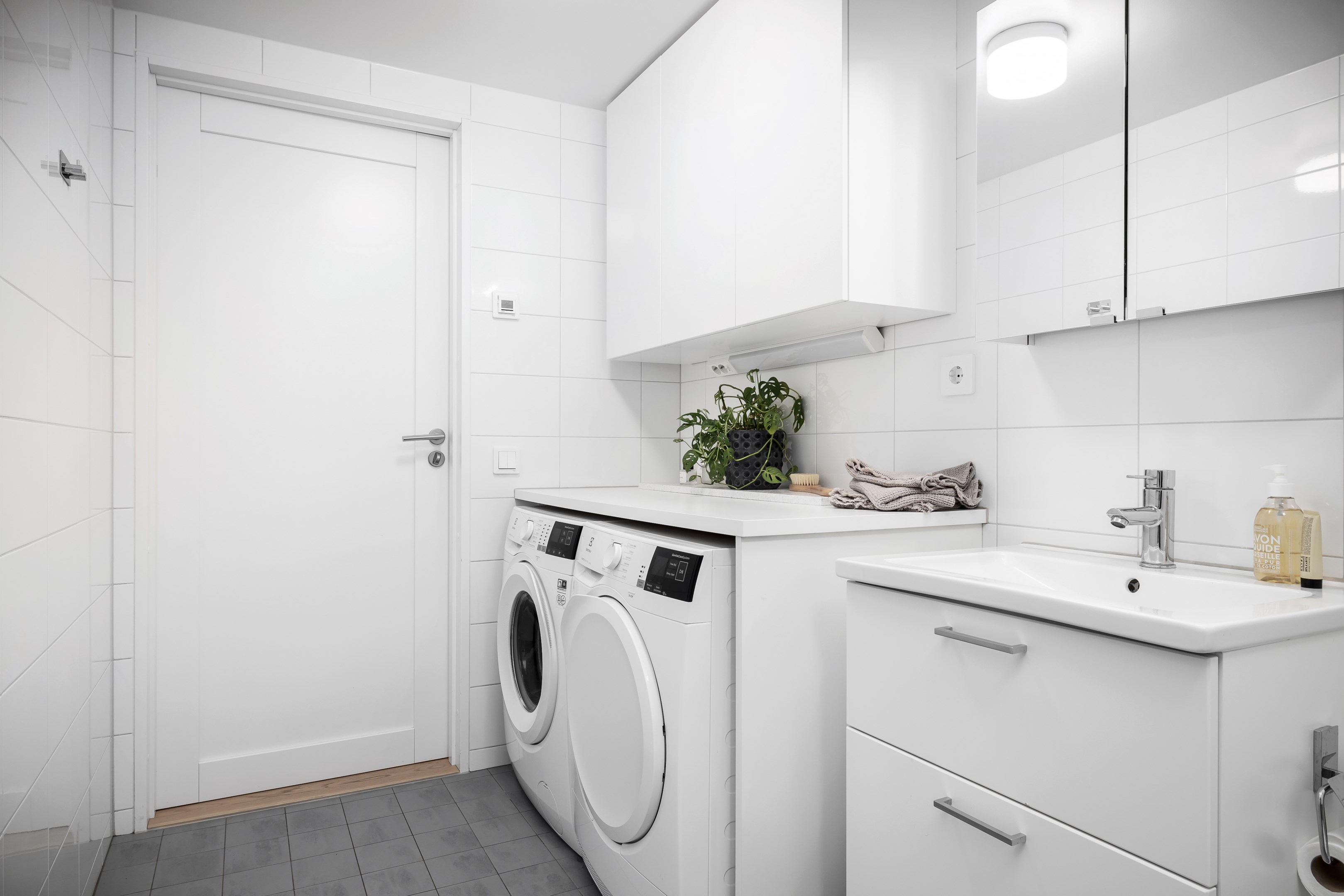 Bostadsbild från Tollare strand 7, 6 tr, Såld i Tollare, Nacka