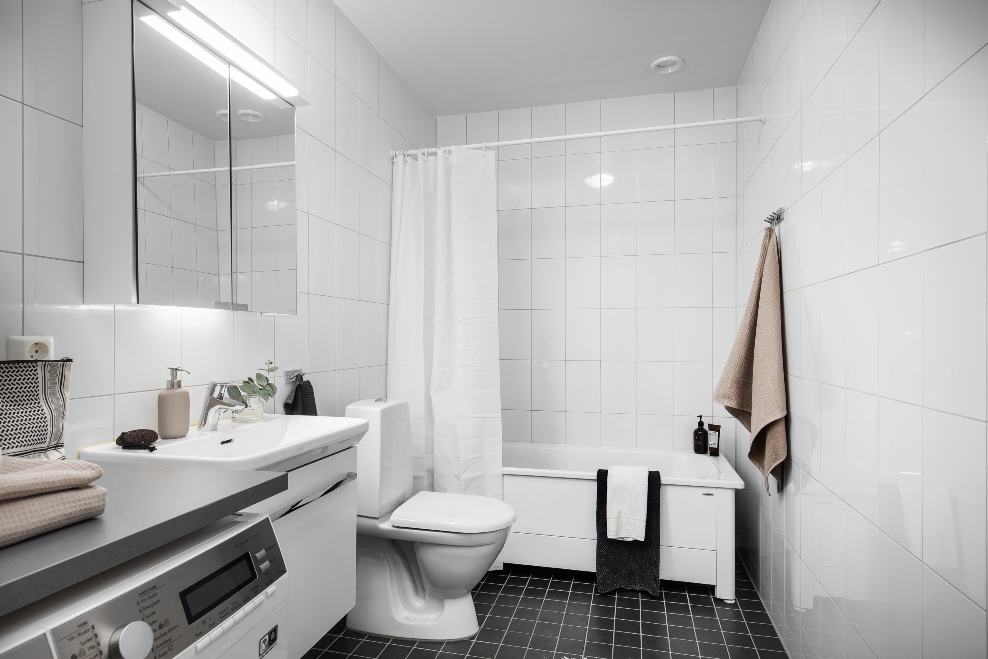 Bostadsbild från Tollare torg 4, 1 tr, Såld i Tollare, Nacka