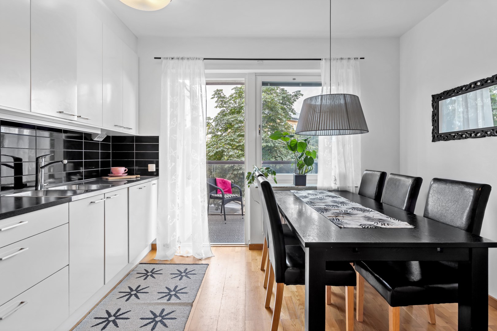 Bostadsbild från Vattholmavägen 6C, Såld i Kapellgärdet, Uppsala