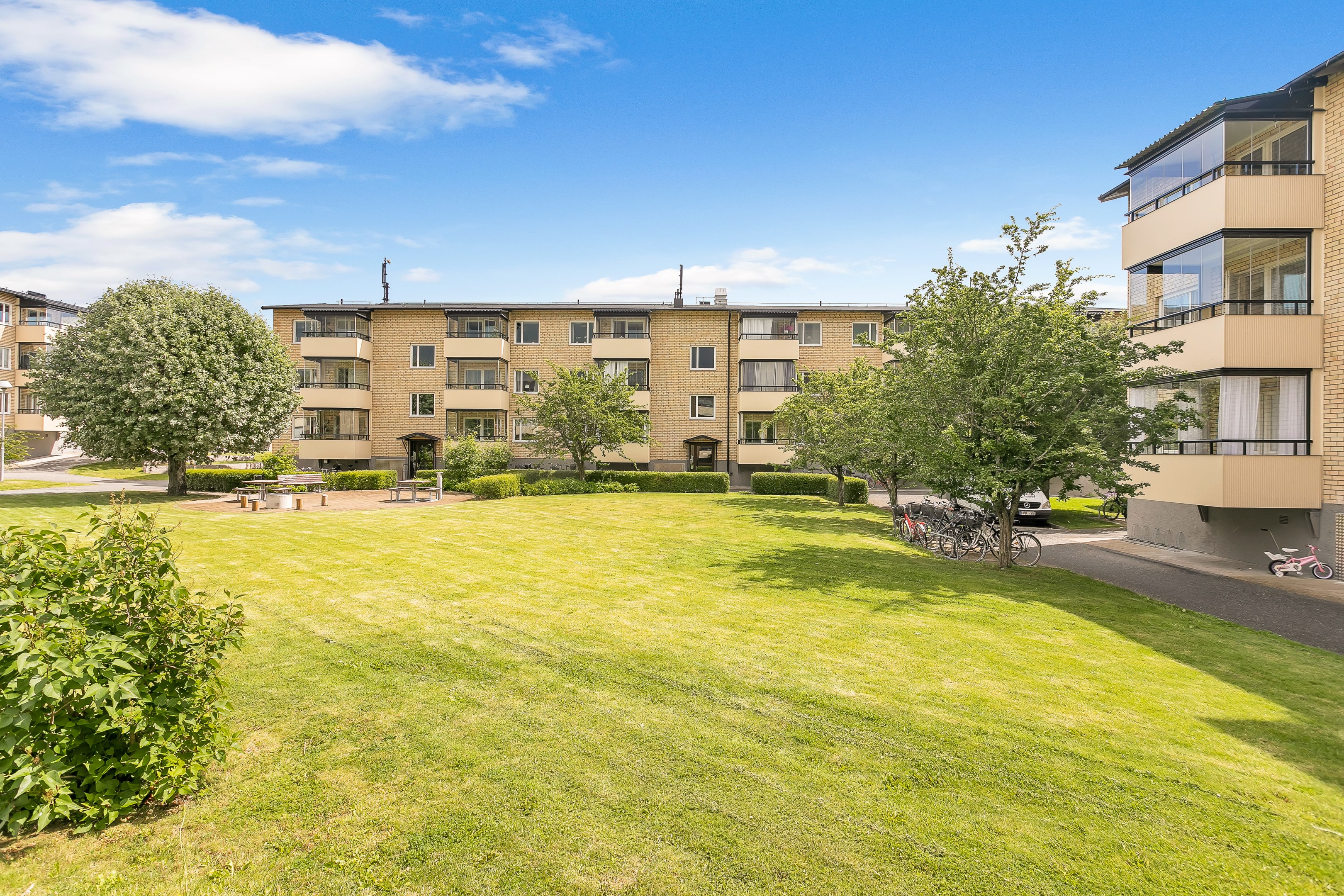 Bostadsbild från Regngatan 13, Till salu i Gränby, Uppsala