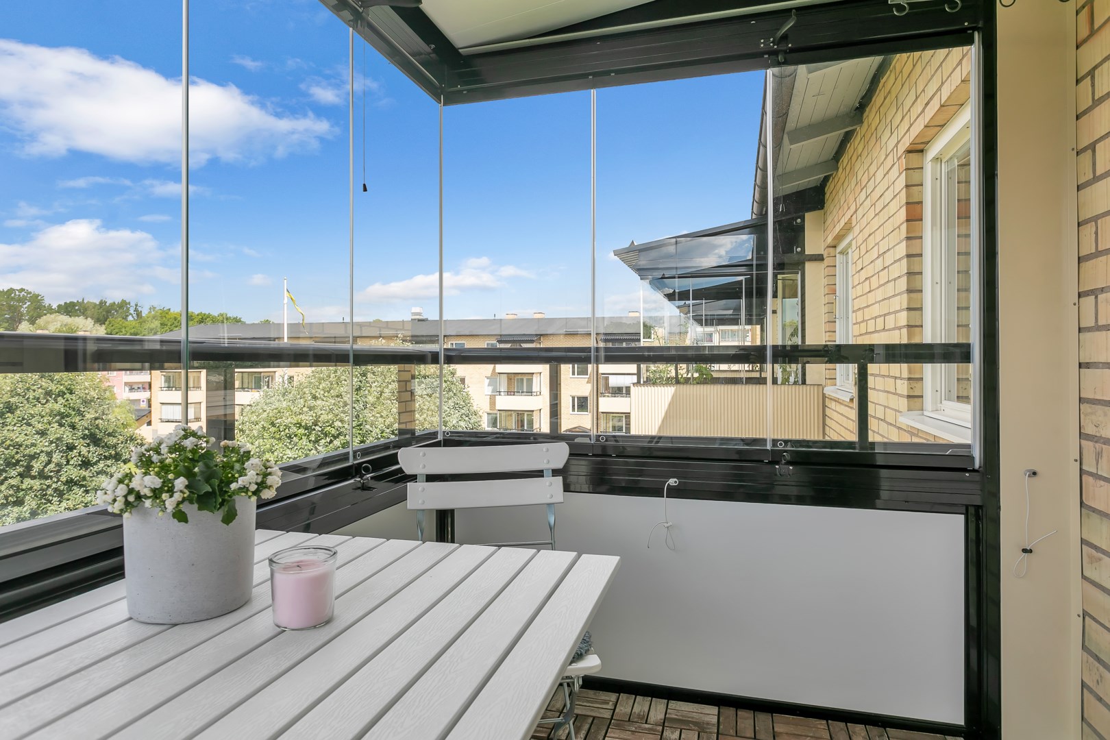 Bostadsbild från Regngatan 13, Till salu i Gränby, Uppsala