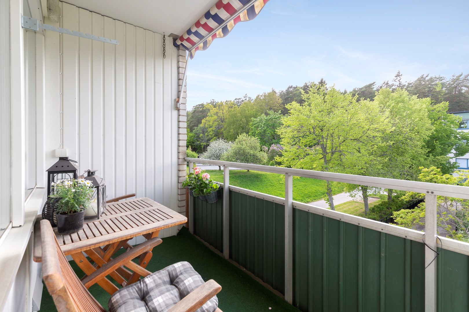 Bostadsbild från Vinterbrinksvägen 49, 2tr, Såld i Igelbodaplatån - Saltsjöbaden, Nacka