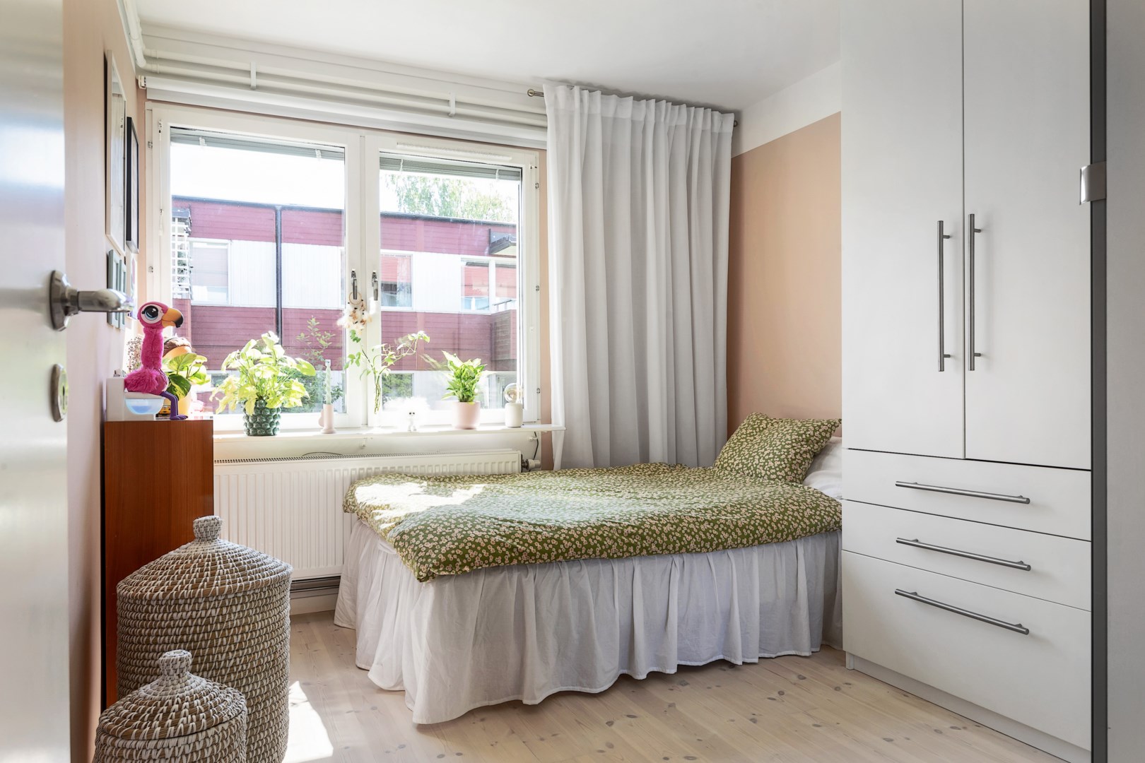 Bostadsbild från Ljuskärrsvägen 24, Såld i Ljuskärrsberget - Saltsjöbaden, Nacka