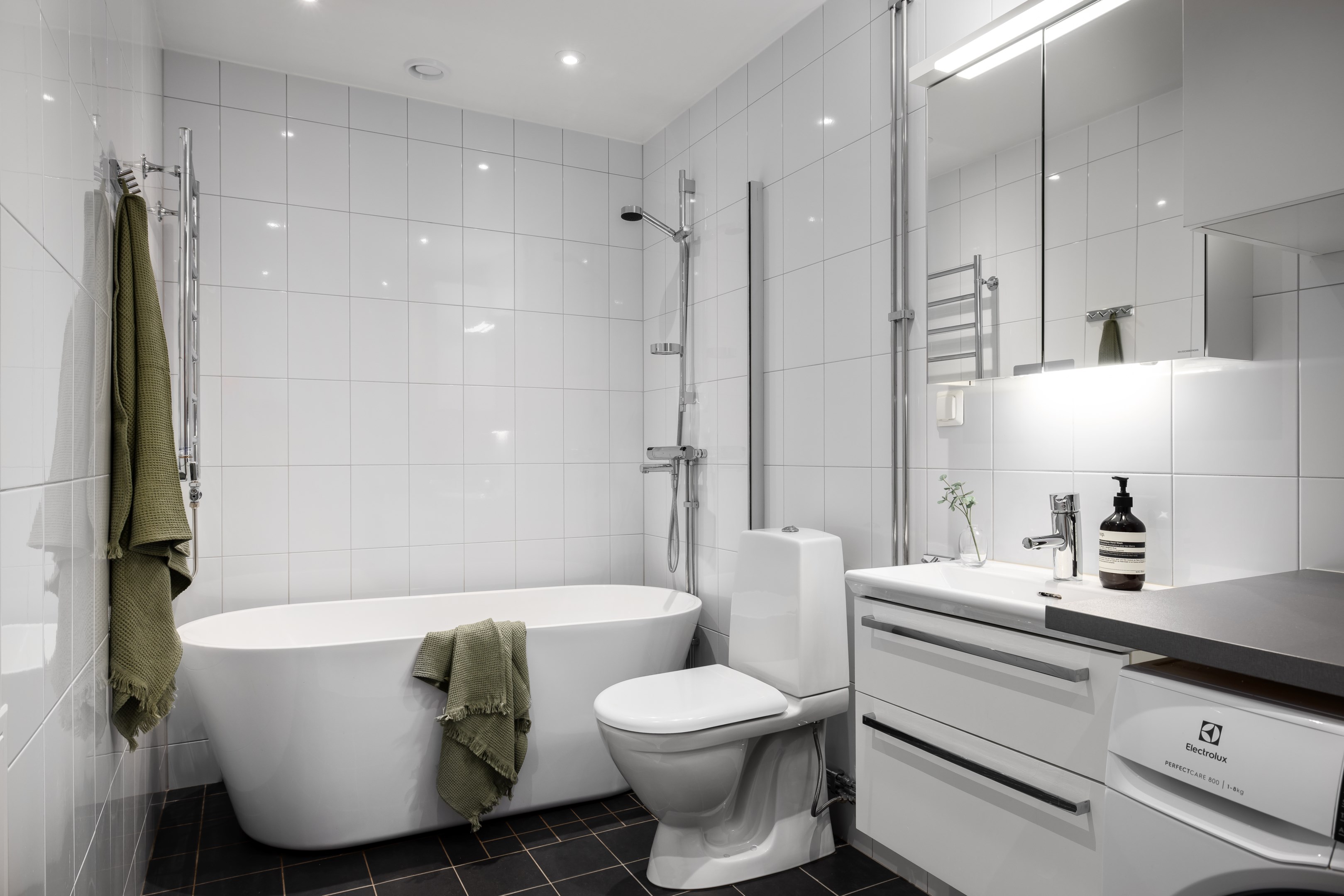 Bostadsbild från Tollareslingan 8, 3 tr, Såld i Tollare, Nacka