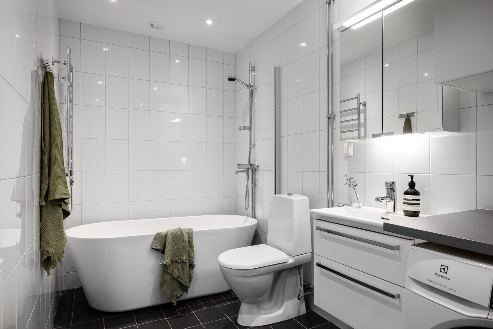 Bostadsbild från Tollareslingan 8, 3 tr, Såld i Tollare, Nacka