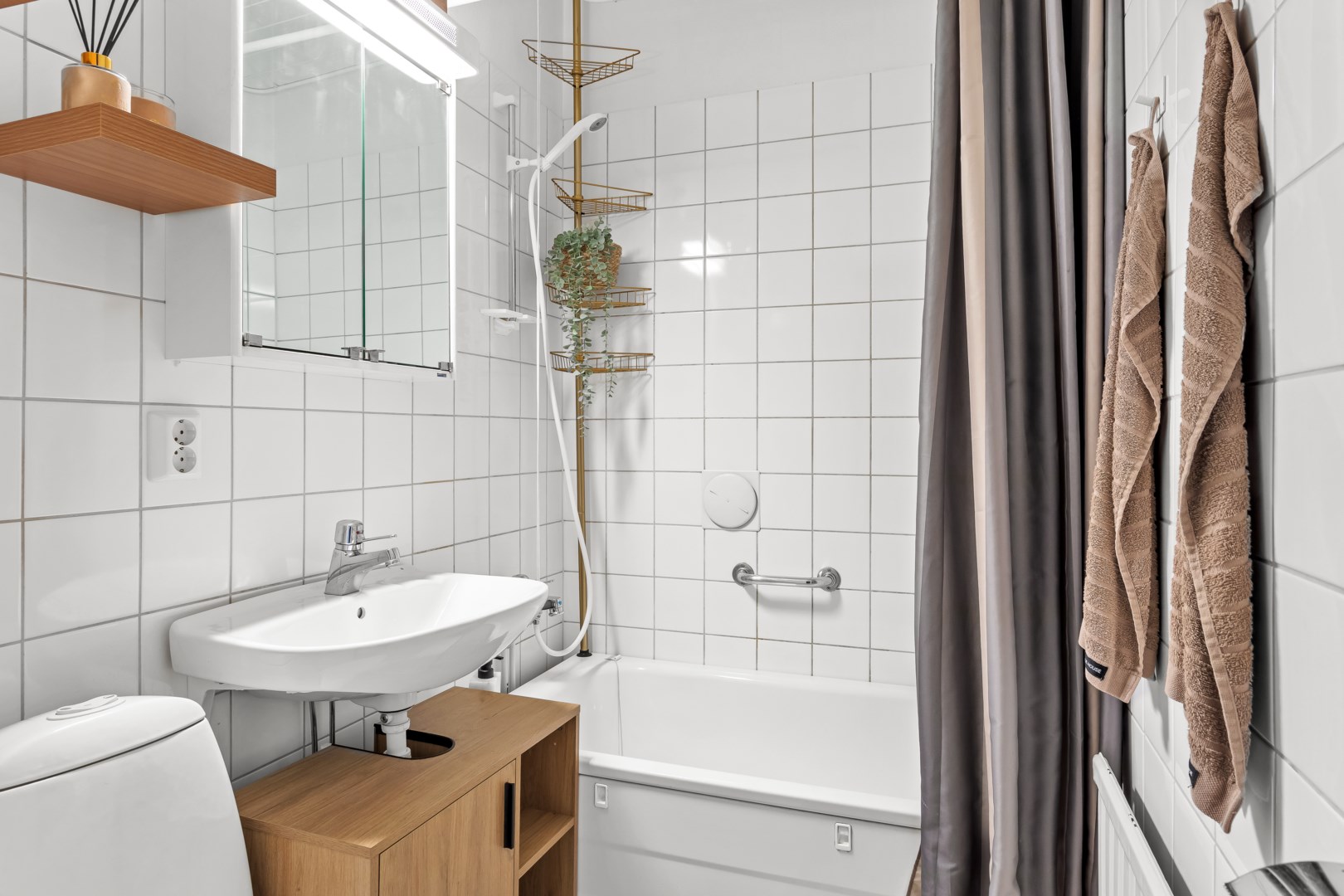 Bostadsbild från Lindsbergsgatan 13 B, Såld i Sommarro, Uppsala