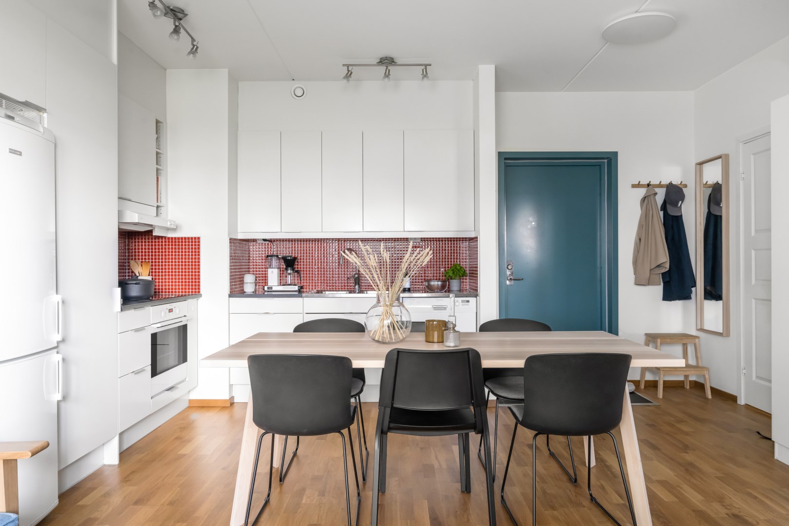 Bostadsbild från Råbyvägen 20, Såld i Kapellgärdet, Uppsala