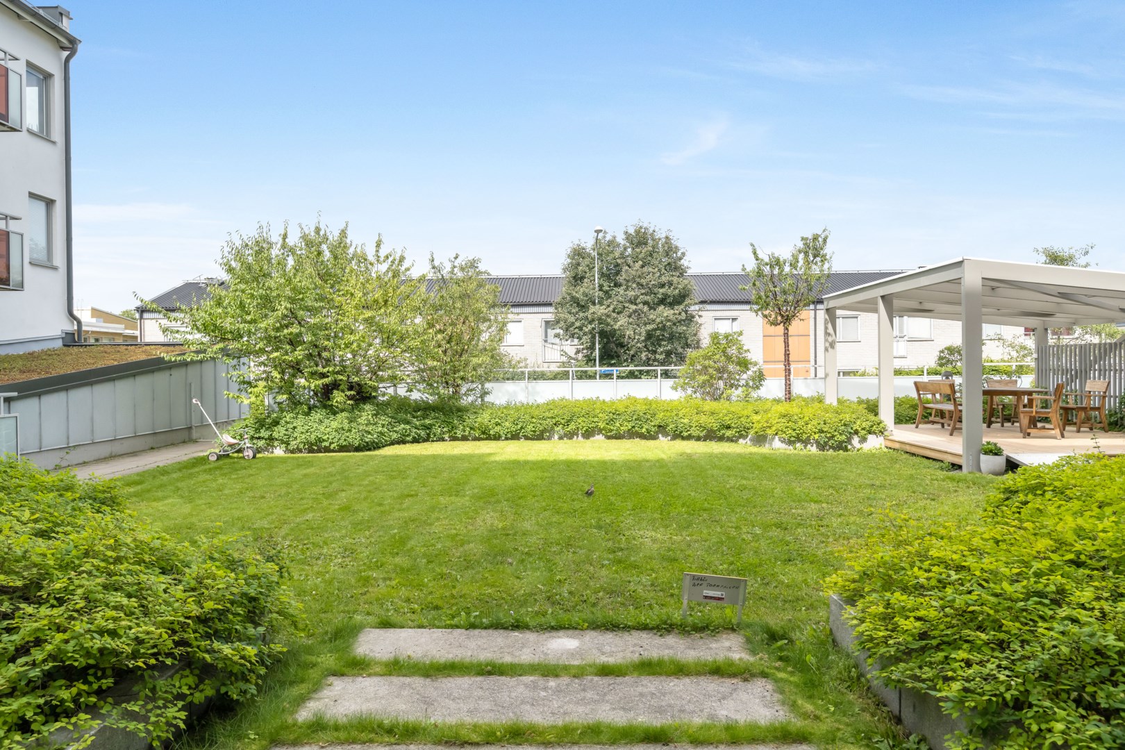 Bostadsbild från Råbyvägen 20, Såld i Kapellgärdet, Uppsala