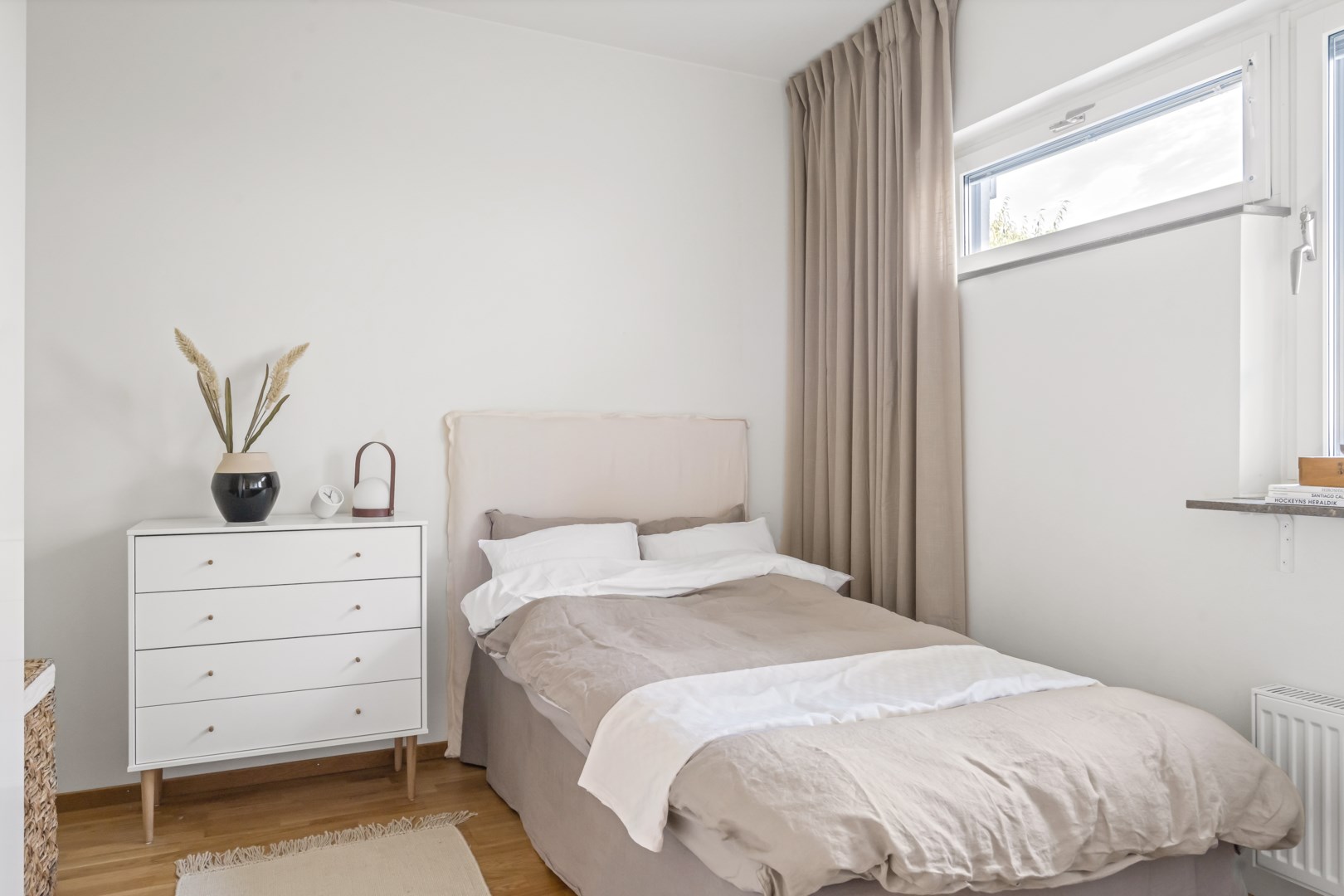 Bostadsbild från Råbyvägen 20, Såld i Kapellgärdet, Uppsala