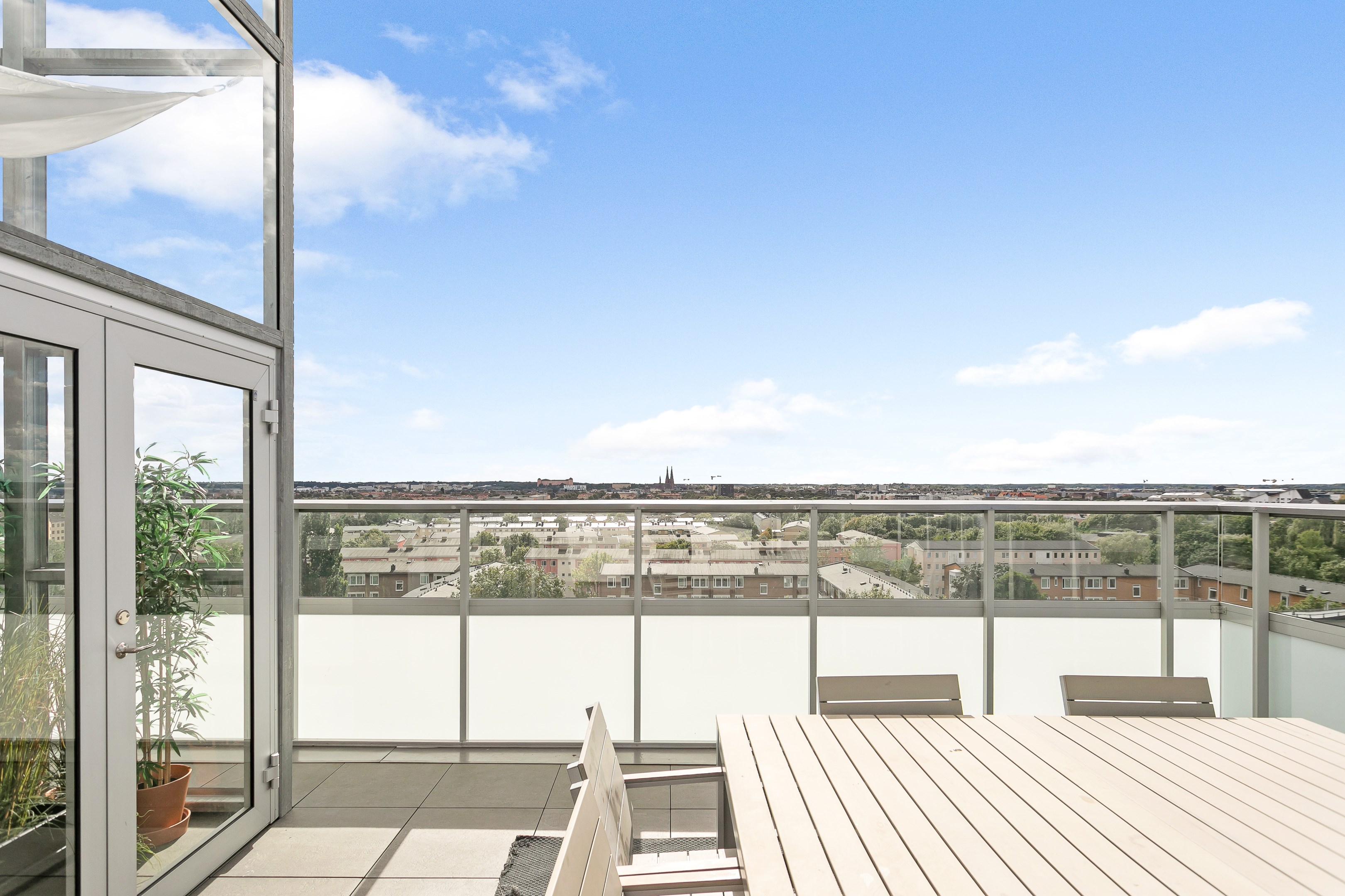 Bostadsbild från Solskensgatan 19, Såld i Gränby backe, Uppsala