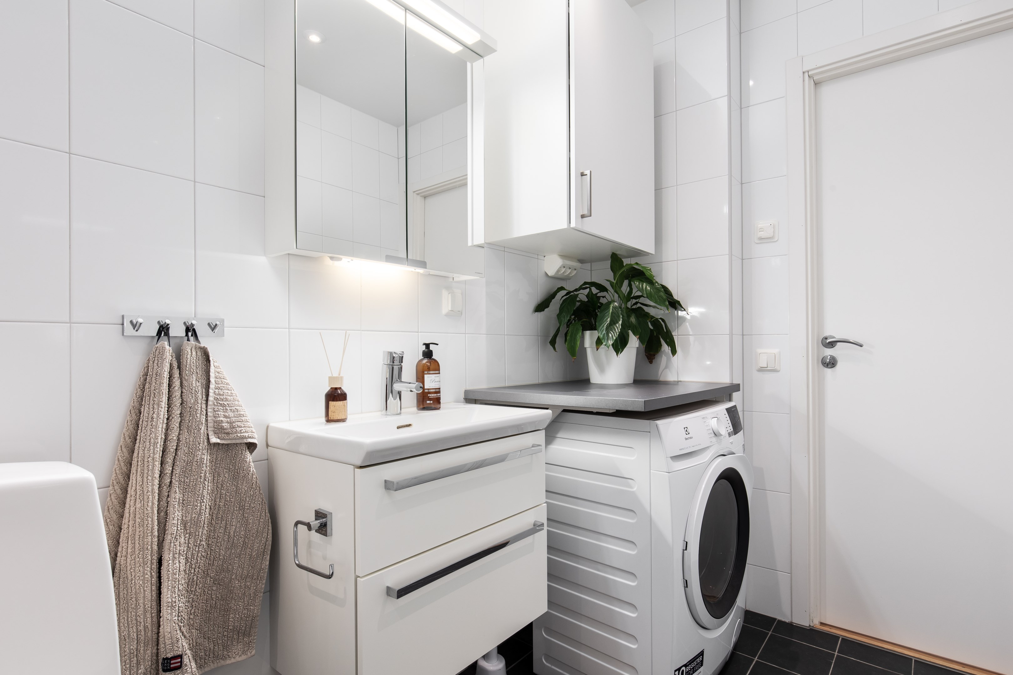 Bostadsbild från Tollareslingan 20, 9 tr, Såld i Tollare, Nacka