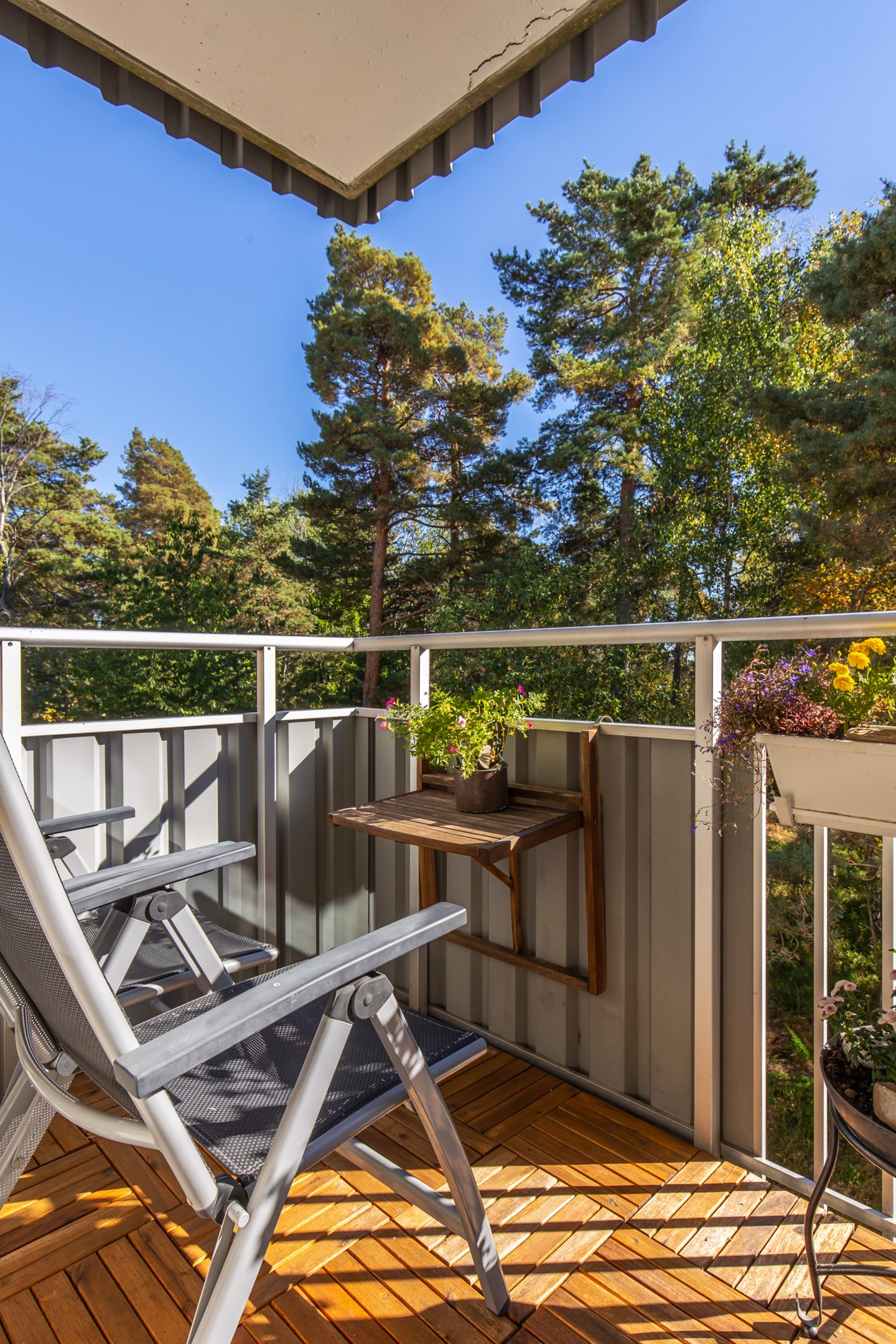 Bostadsbild från Ullerudsbacken 65, Såld i Farsta, Stockholm