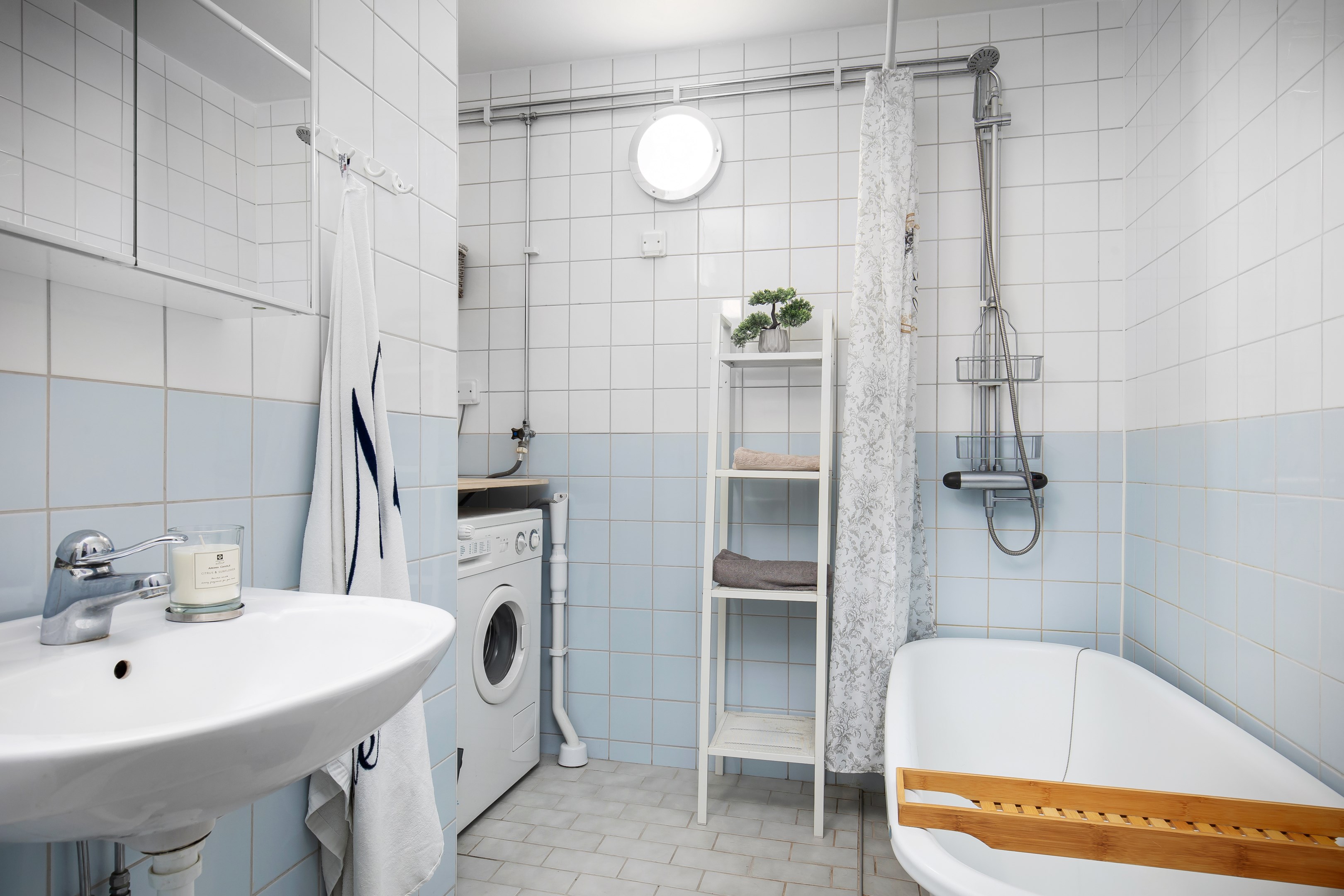 Bostadsbild från Ullerudsbacken 65, Såld i Farsta, Stockholm