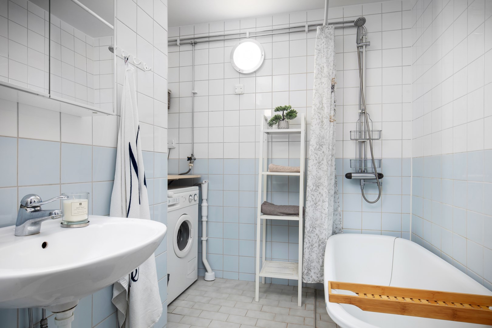 Bostadsbild från Ullerudsbacken 65, Såld i Farsta, Stockholm