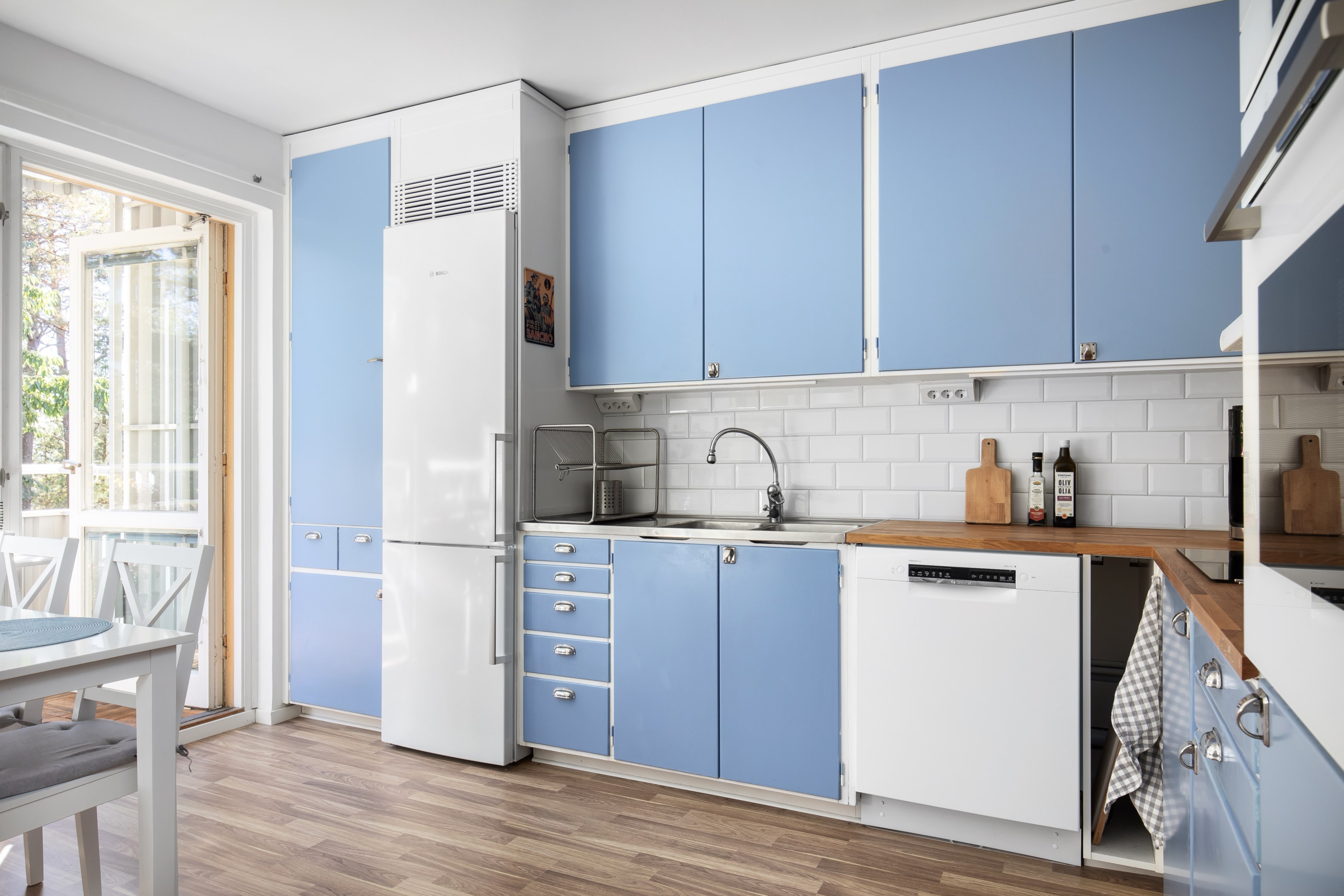 Bostadsbild från Ullerudsbacken 65, Såld i Farsta, Stockholm