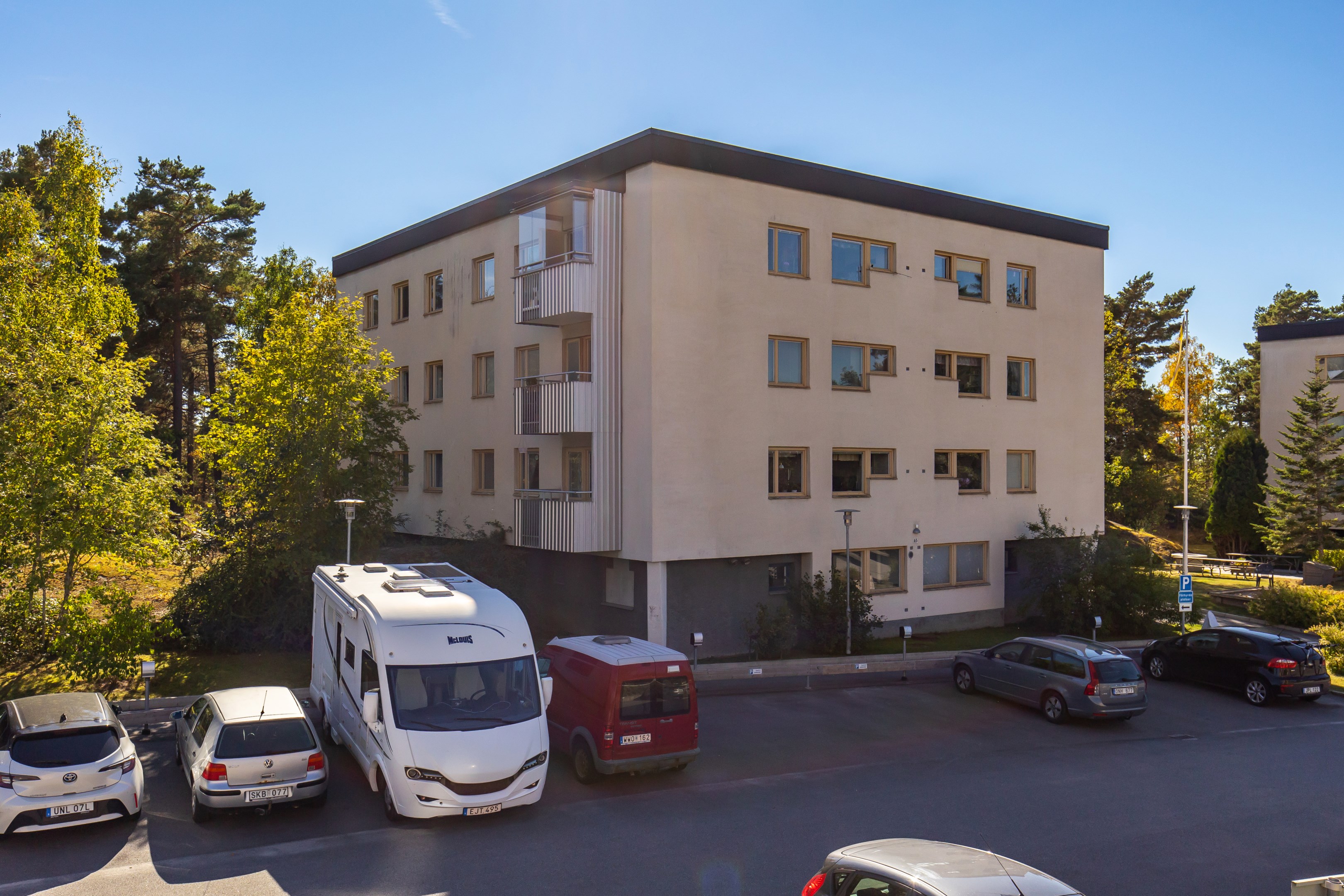 Bostadsbild från Ullerudsbacken 65, Såld i Farsta, Stockholm