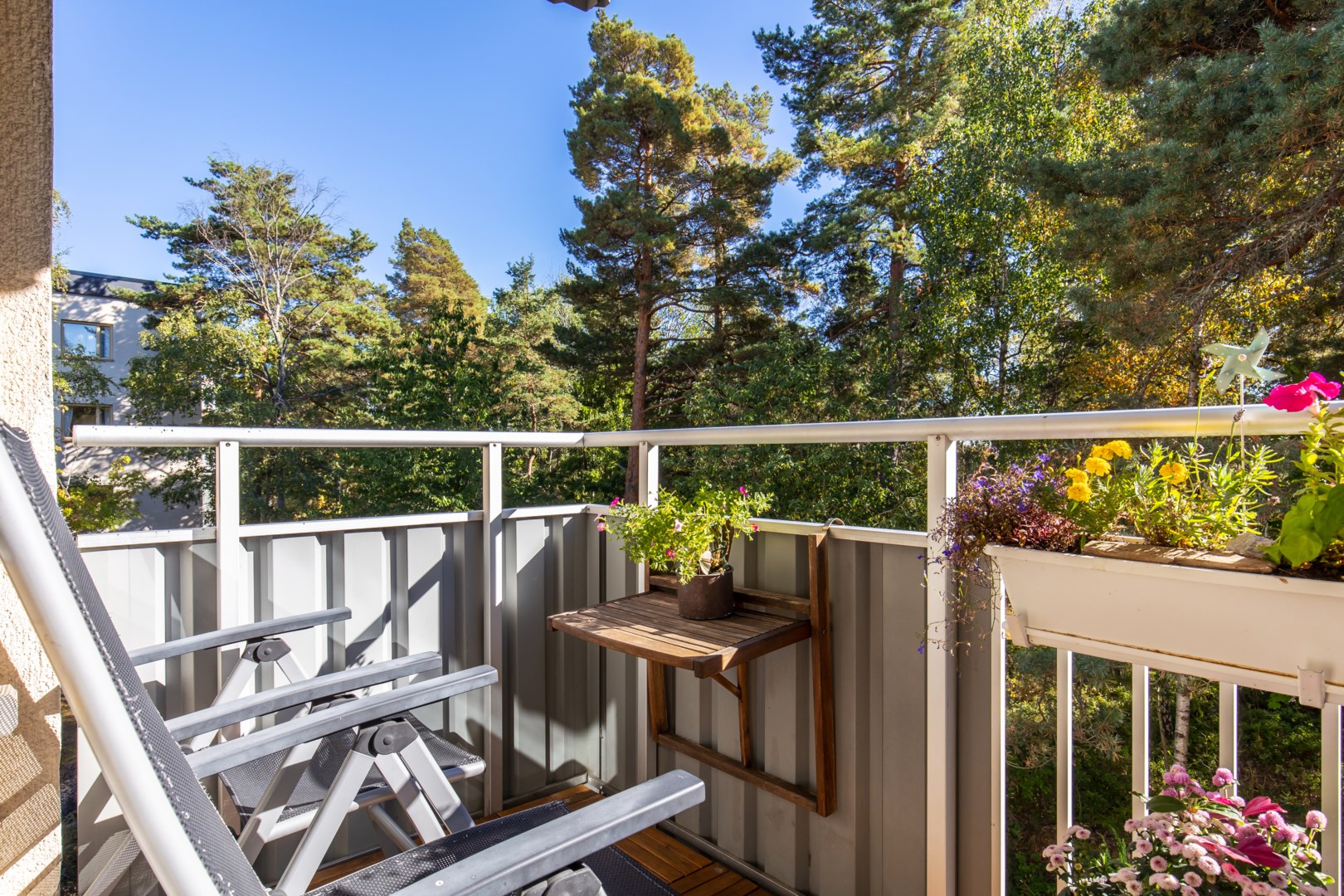 Bostadsbild från Ullerudsbacken 65, Såld i Farsta, Stockholm