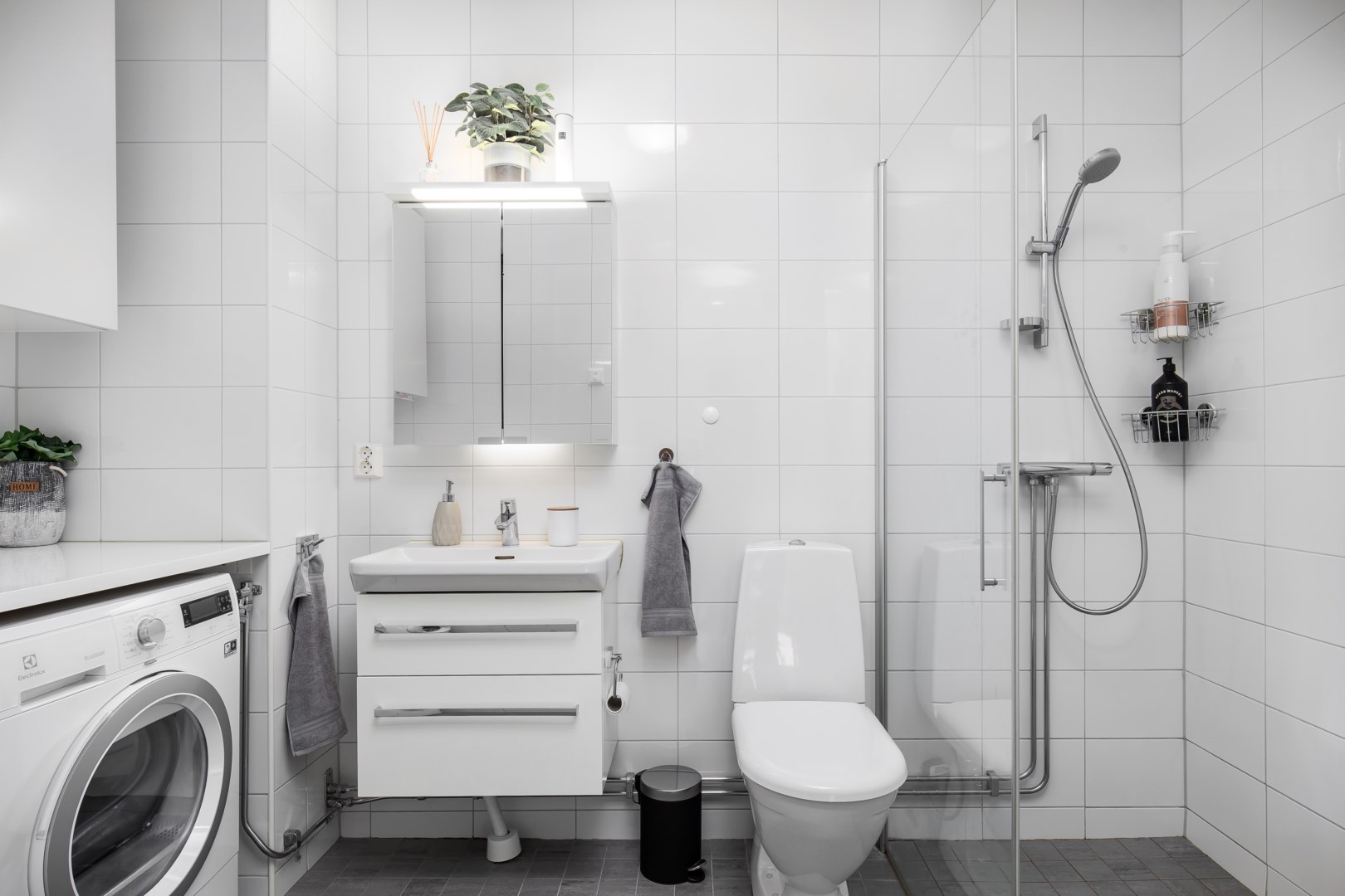 Bostadsbild från Hedenströms väg 15, 1 tr, Såld i Tollare, Nacka