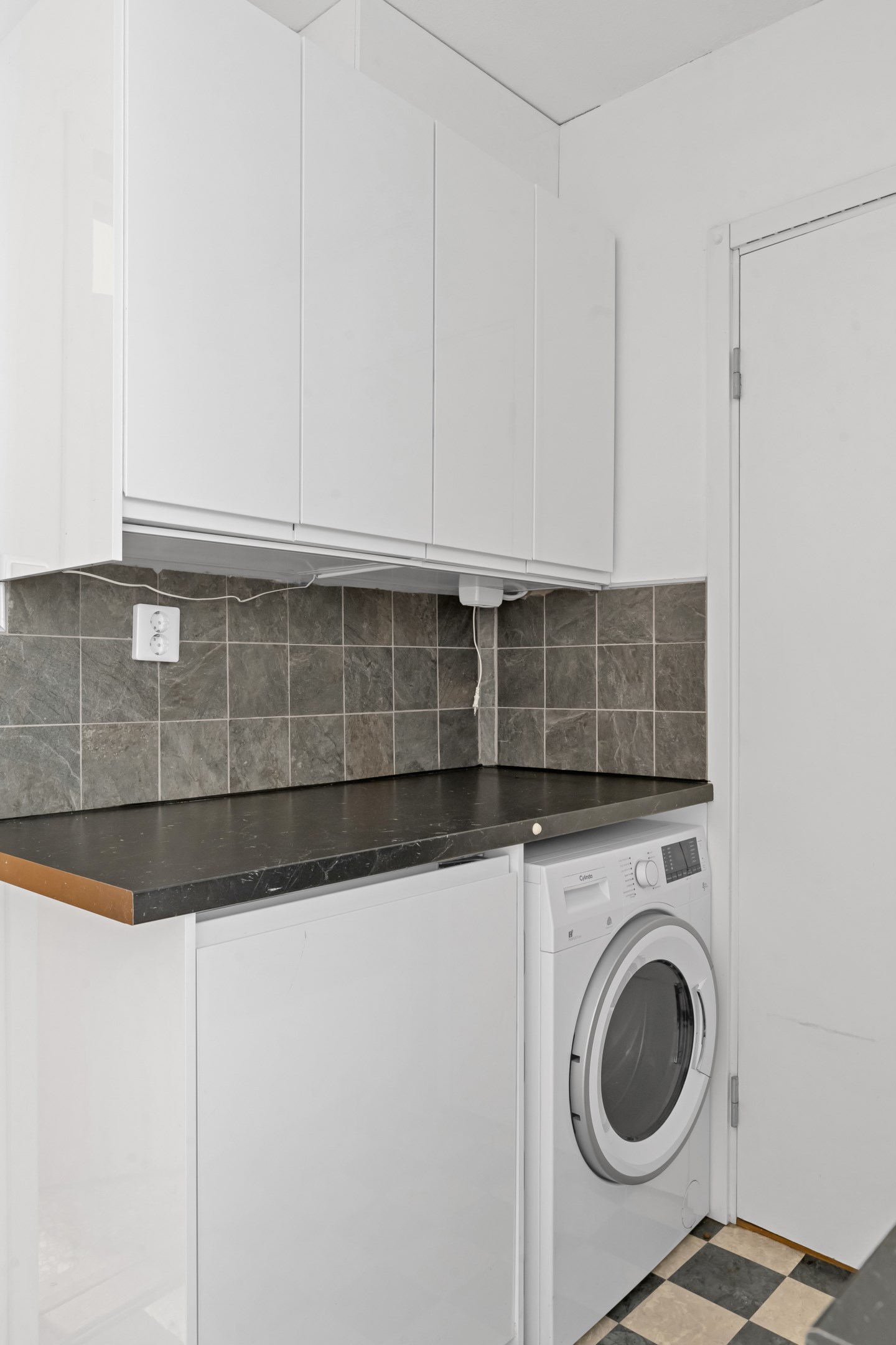 Bostadsbild från Fyrislundsgatan 56, Såld i Årsta, Uppsala