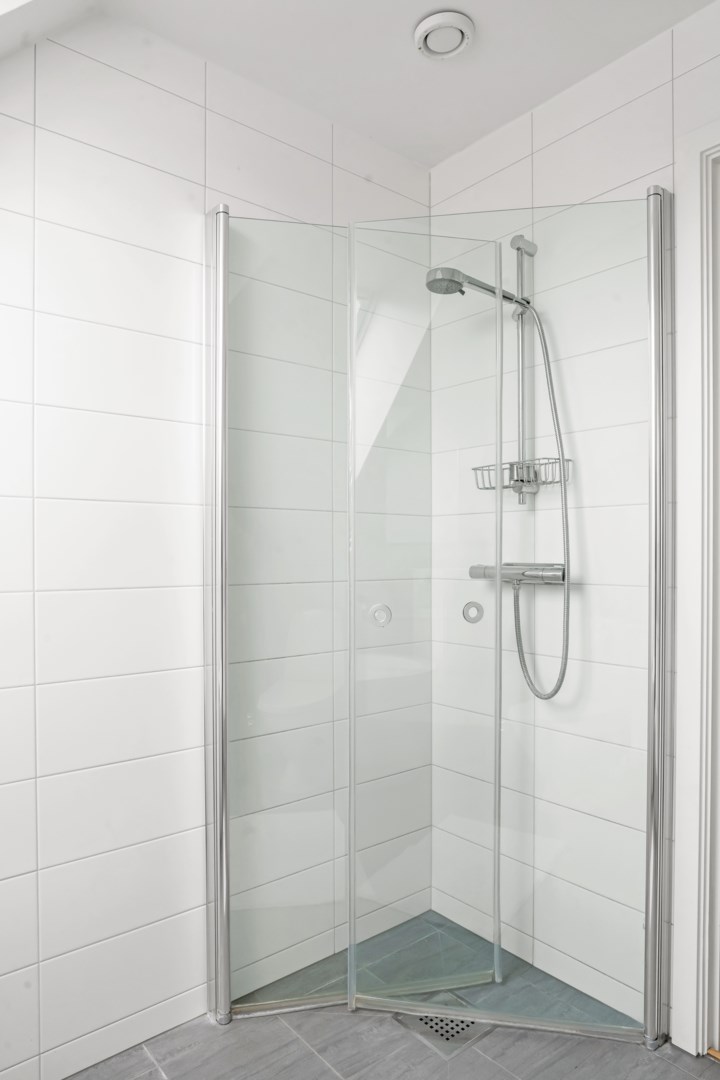 Bostadsbild från Vångdalskroken 1 A, Såld i Näs-Focksta, Uppsala