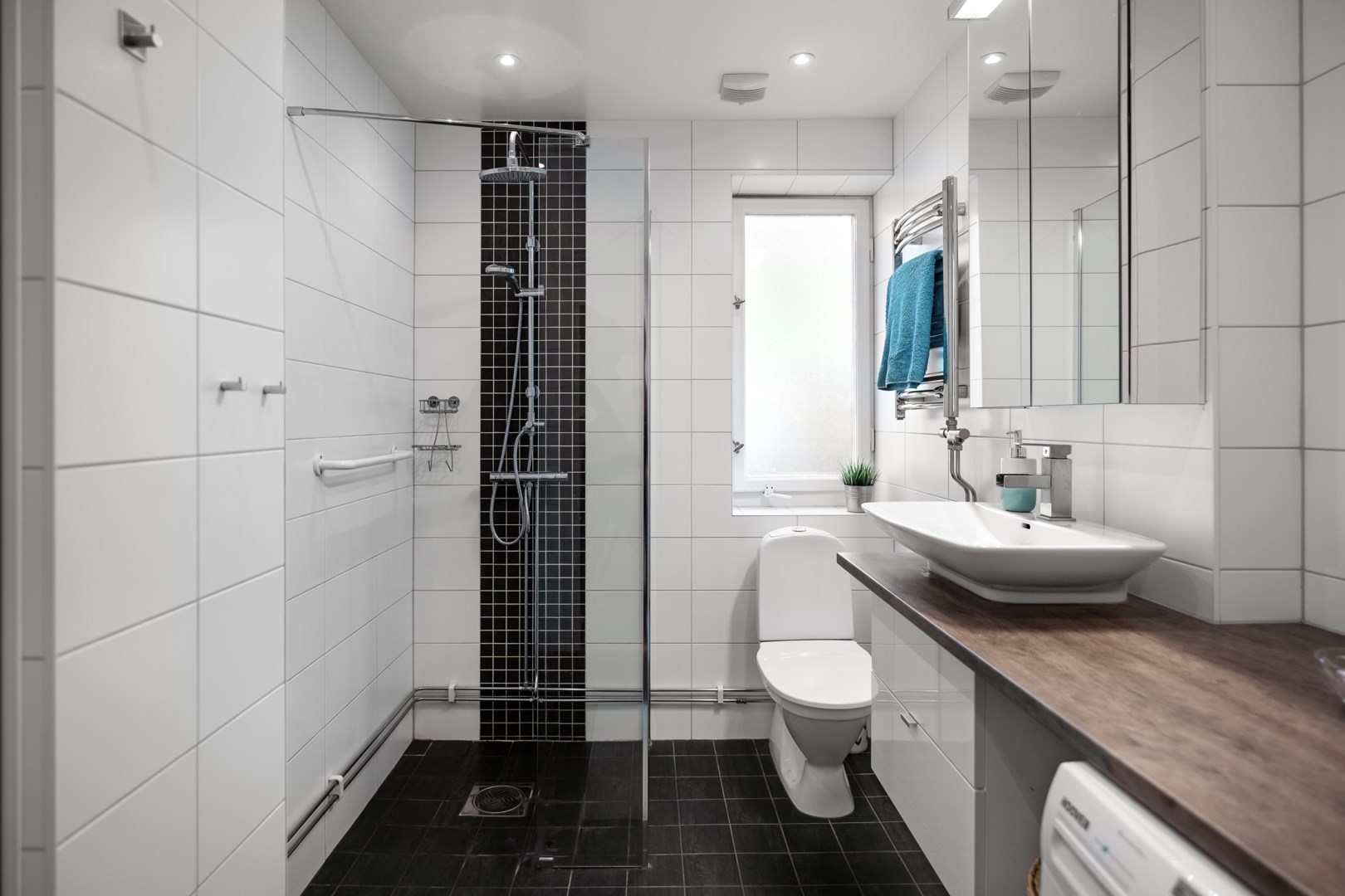 Bostadsbild från Ugglevägen 27B, Såld i Saltängen, Nacka