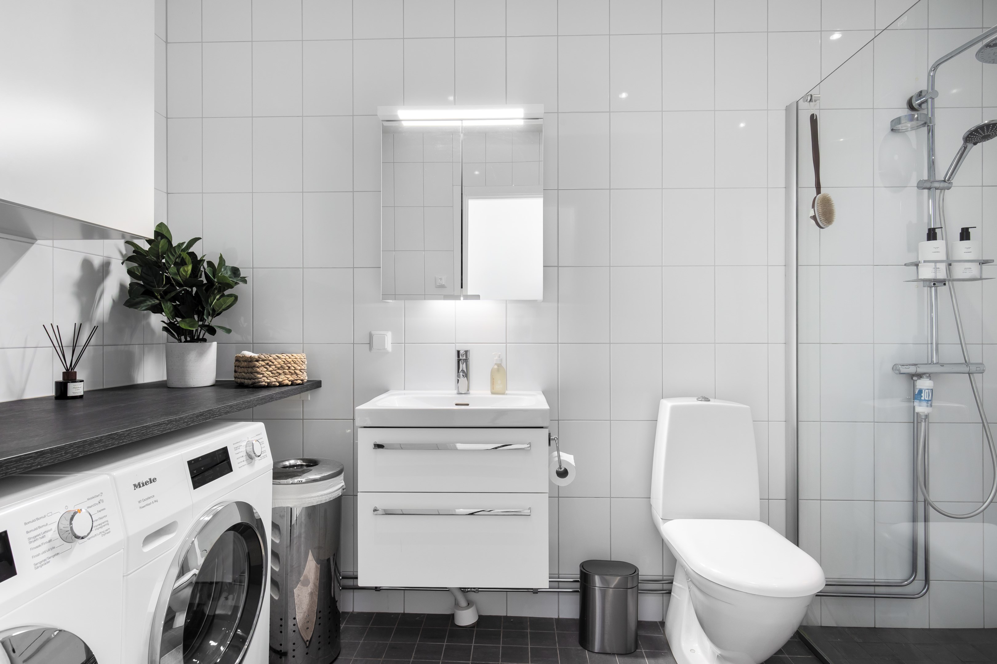 Bostadsbild från Tollare kaj 2, 6 tr, Såld i Tollare, Nacka