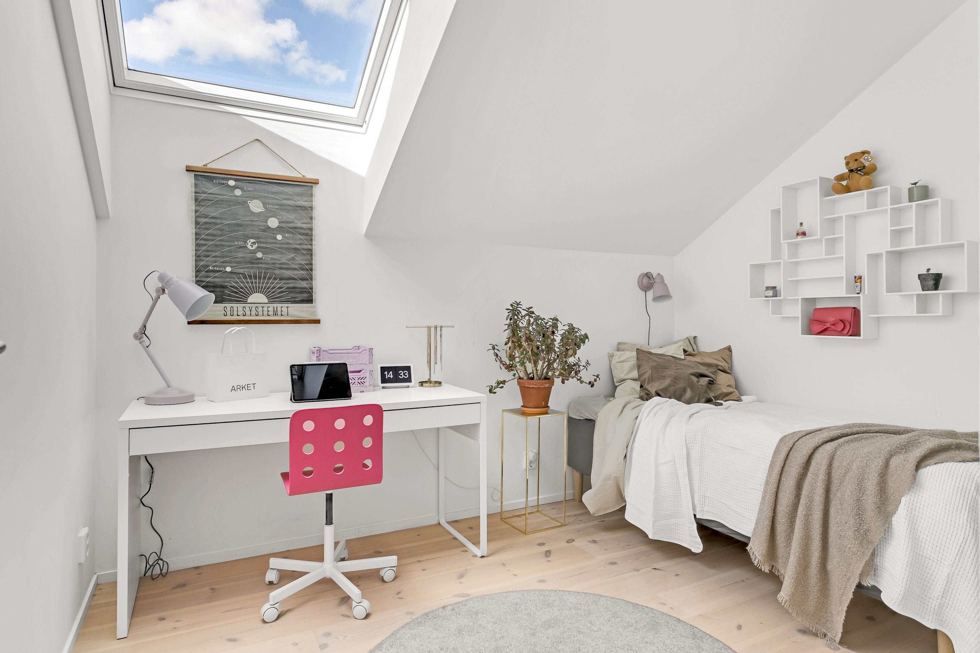 Bostadsbild från Backstuguvägen 3, Såld i Lindbacken, Uppsala