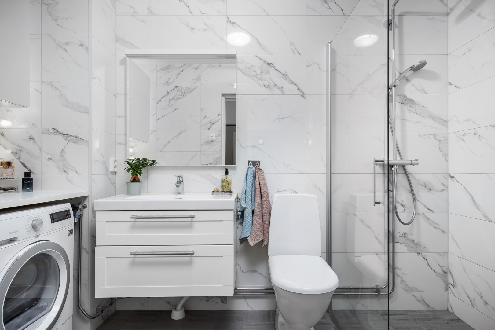 Bostadsbild från Hedenströms väg 13, 5/5 tr, Såld i Tollare, Nacka