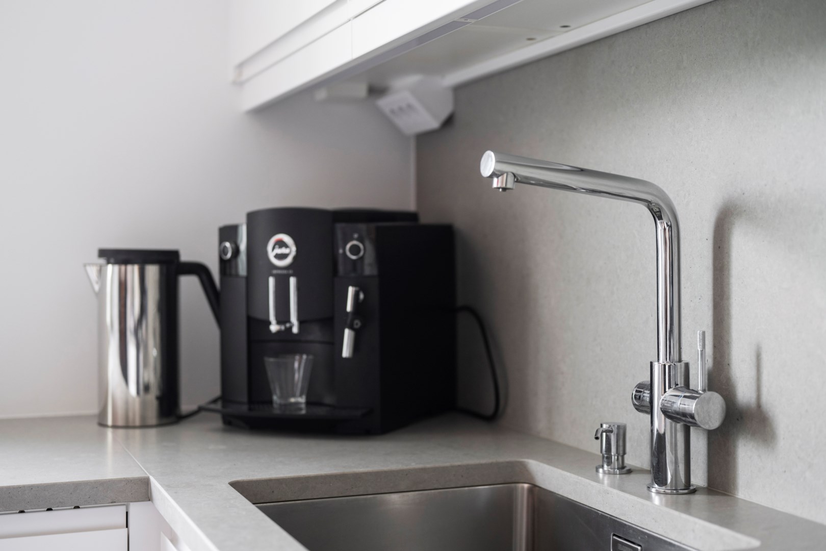 Bostadsbild från Karlavägen 83, Såld i Östermalm - Karlaplan, Stockholm