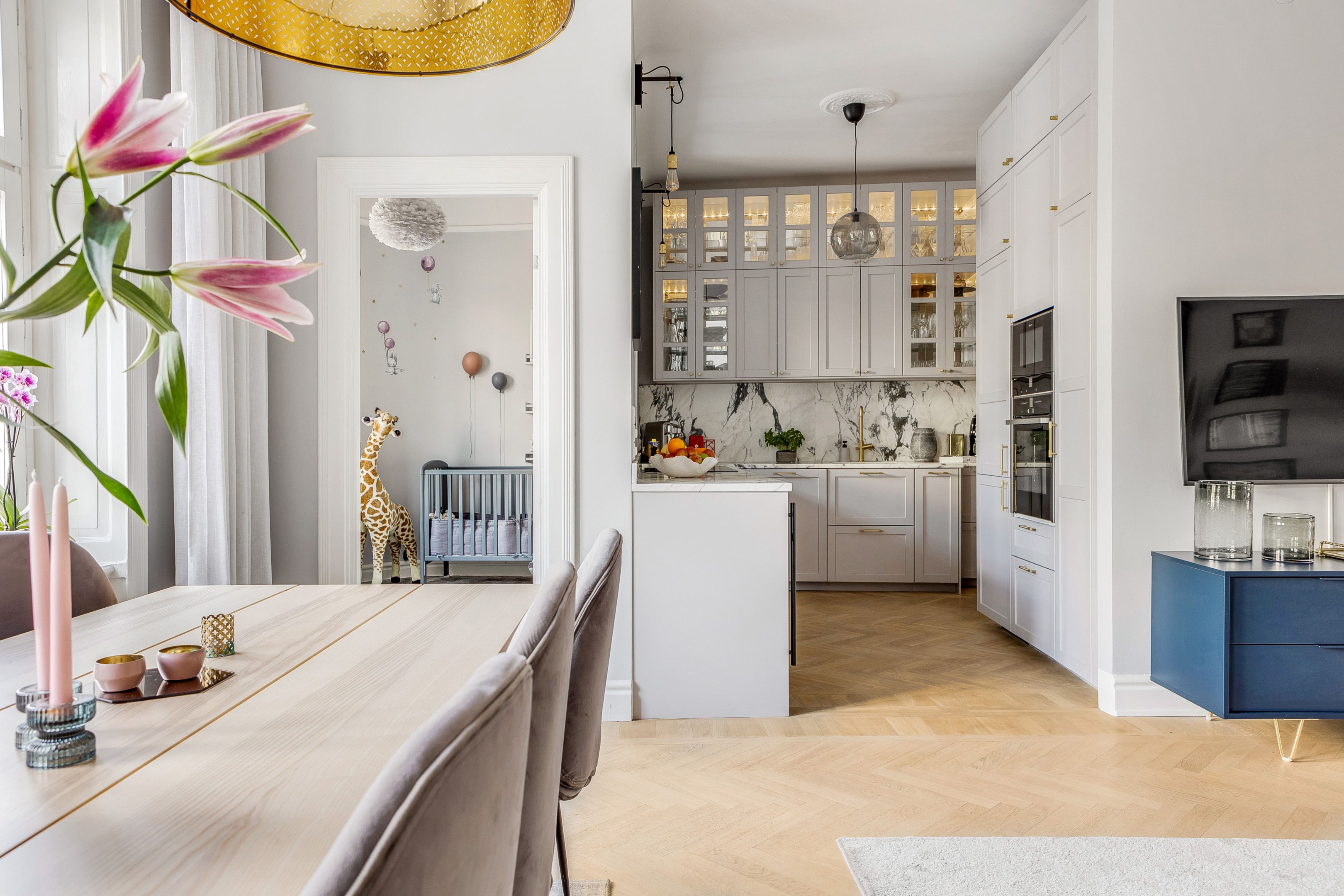 Bostadsbild från Birger Jarlsgatan 125, Såld i Vasastan, Stockholm