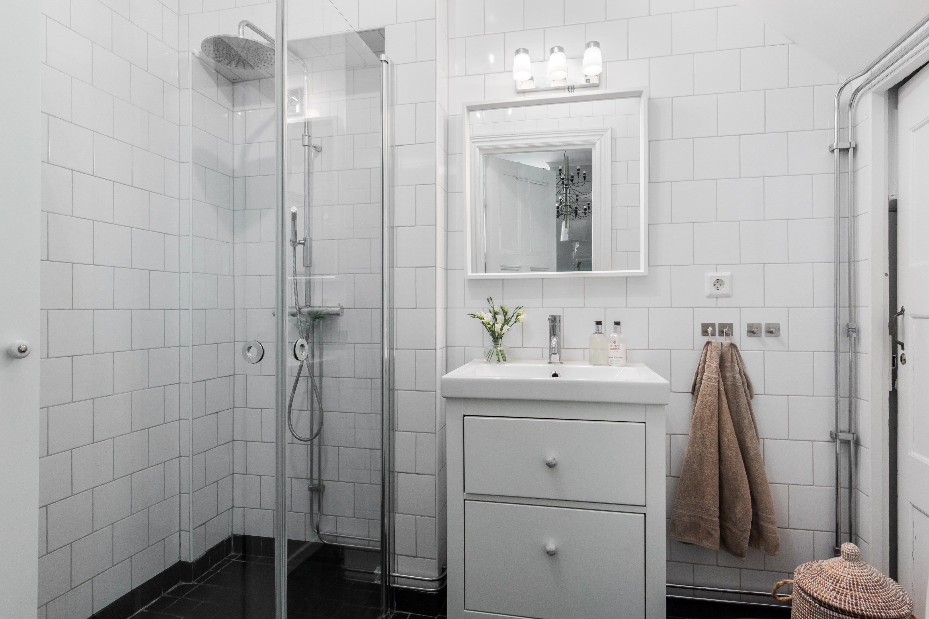 Bostadsbild från Värmdövägen 217, Såld i Storängen, Nacka