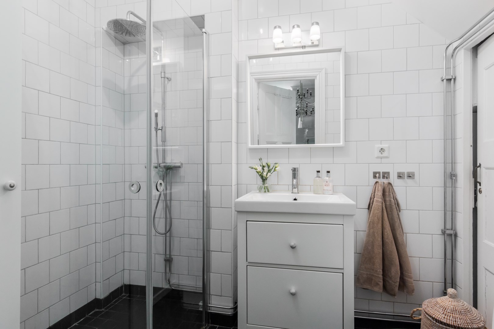 Bostadsbild från Värmdövägen 217, Såld i Storängen, Nacka