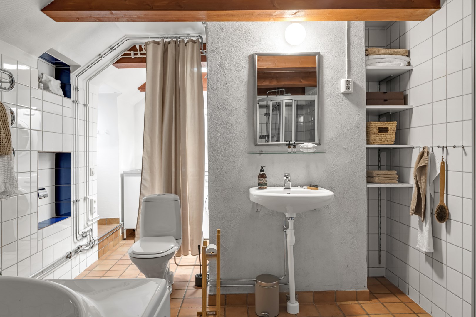 Bostadsbild från Övre Slottsgatan 9B, Såld i Öfre Slotts, Uppsala