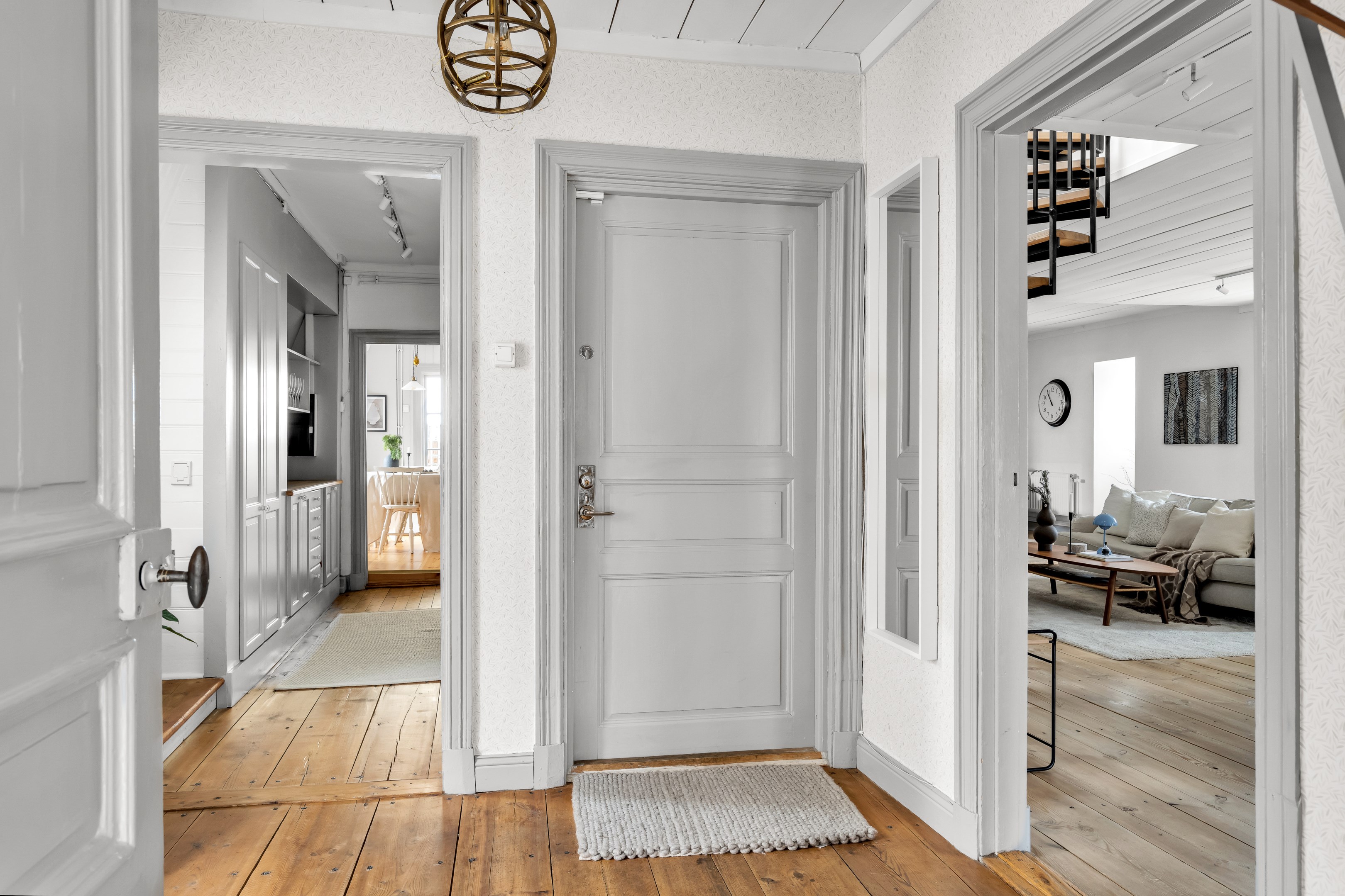 Bostadsbild från Övre Slottsgatan 9B, Såld i Öfre Slotts, Uppsala