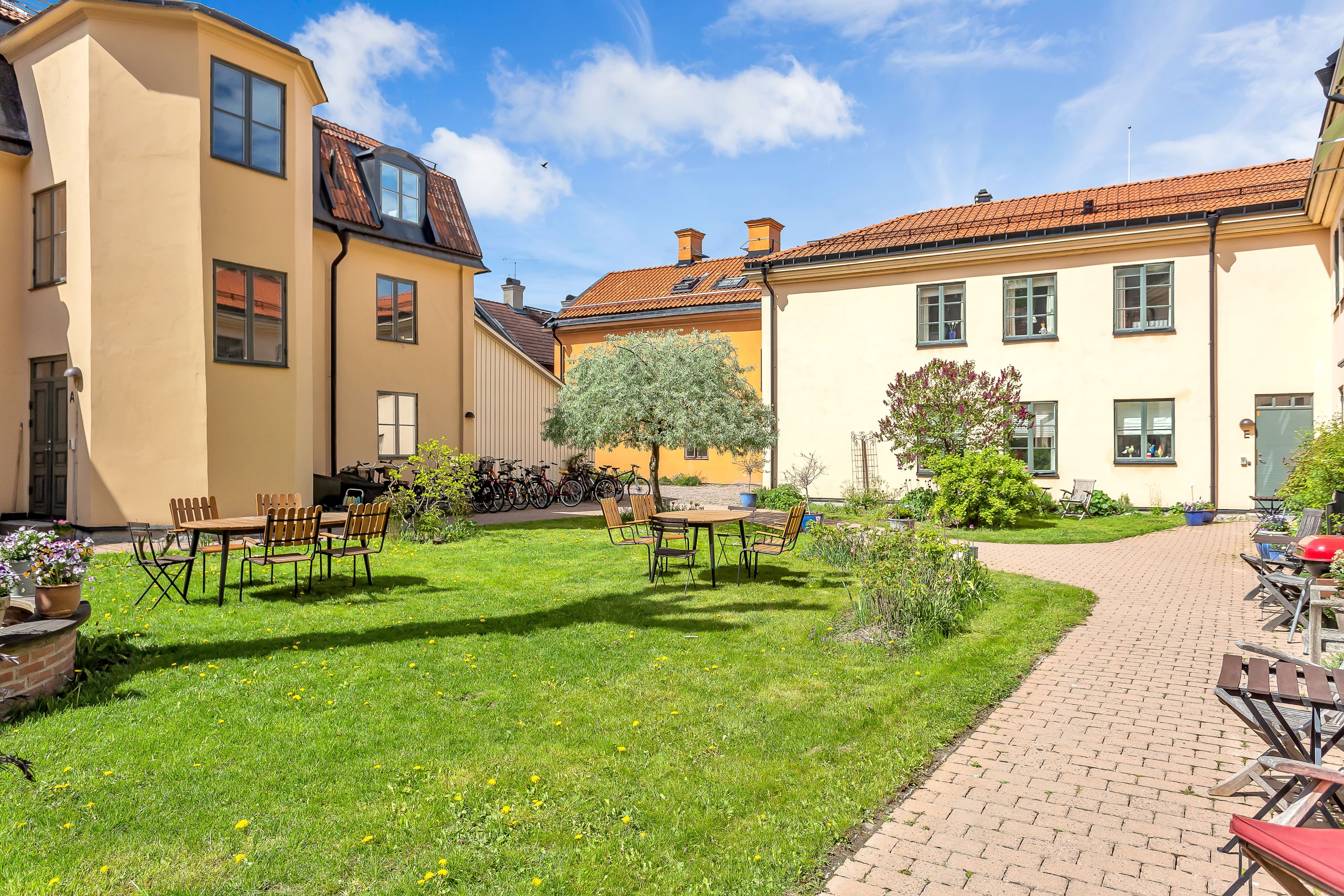 Bostadsbild från Övre Slottsgatan 9B, Såld i Öfre Slotts, Uppsala