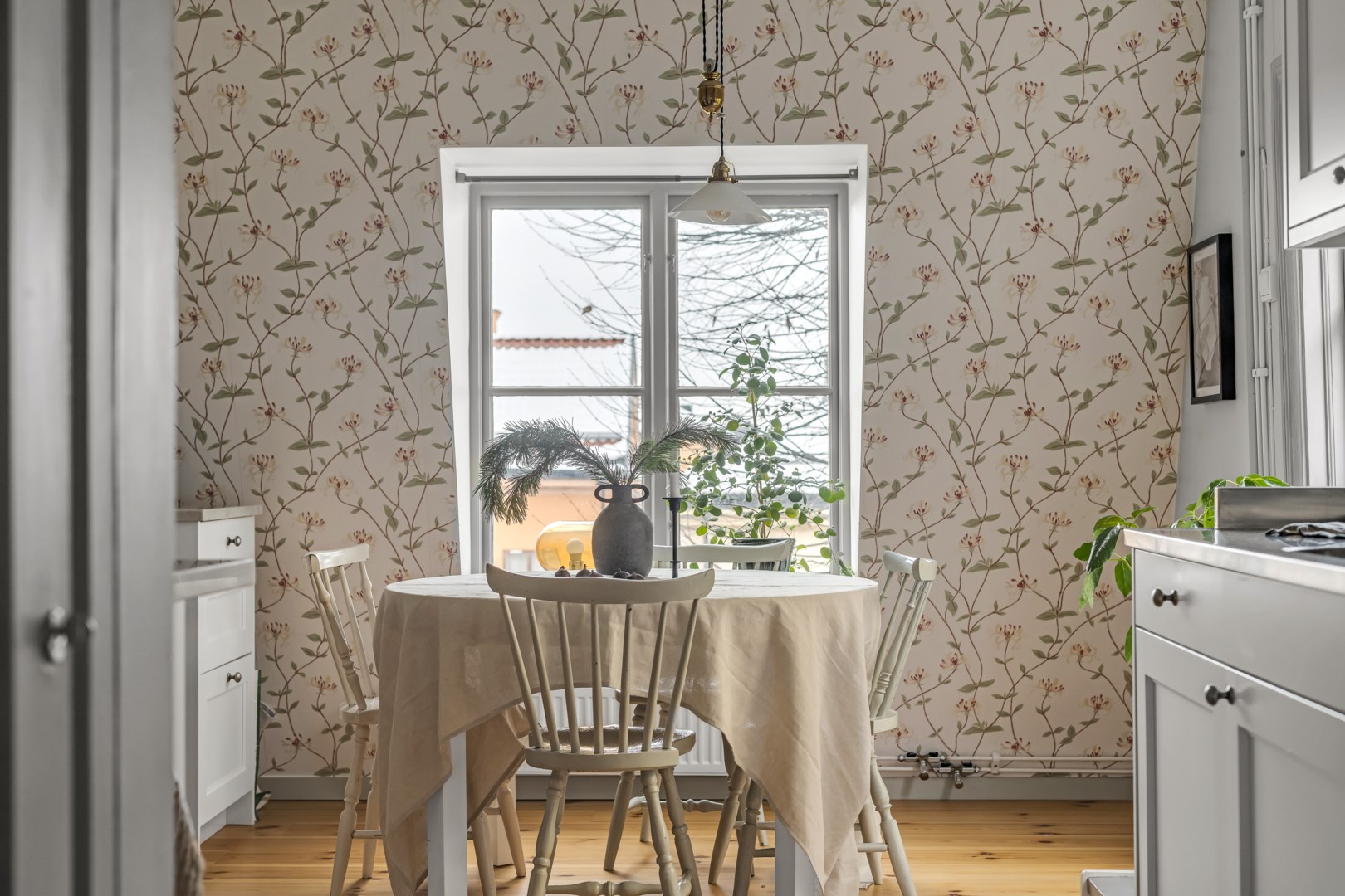 Bostadsbild från Övre Slottsgatan 9B, Såld i Öfre Slotts, Uppsala