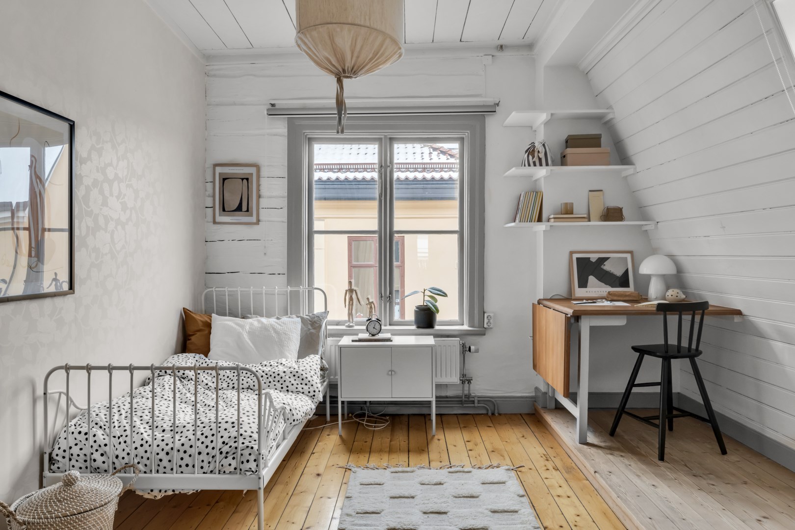 Bostadsbild från Övre Slottsgatan 9B, Såld i Öfre Slotts, Uppsala