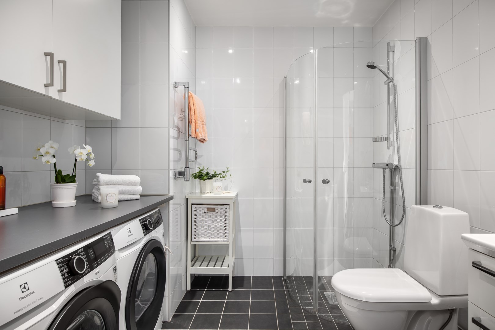 Bostadsbild från Tollareslingan 8, Till salu i Tollare, Nacka