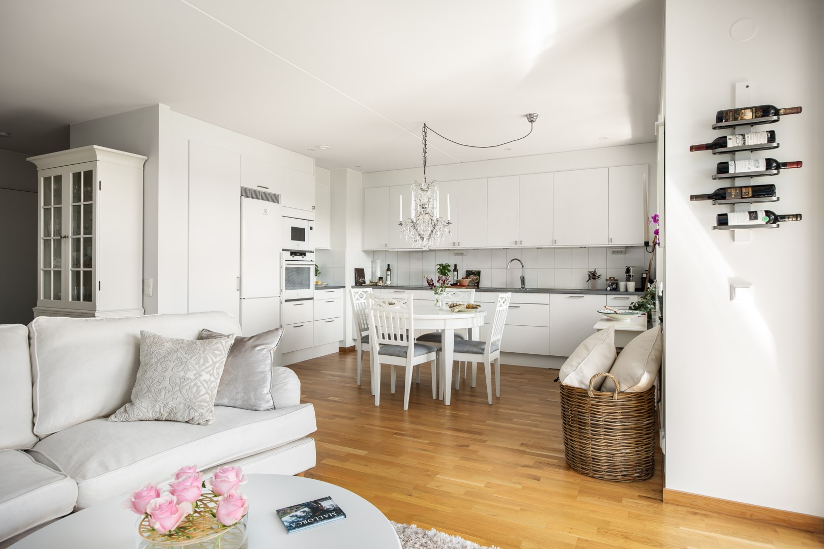 Bostadsbild från Tollareslingan 8, Till salu i Tollare, Nacka